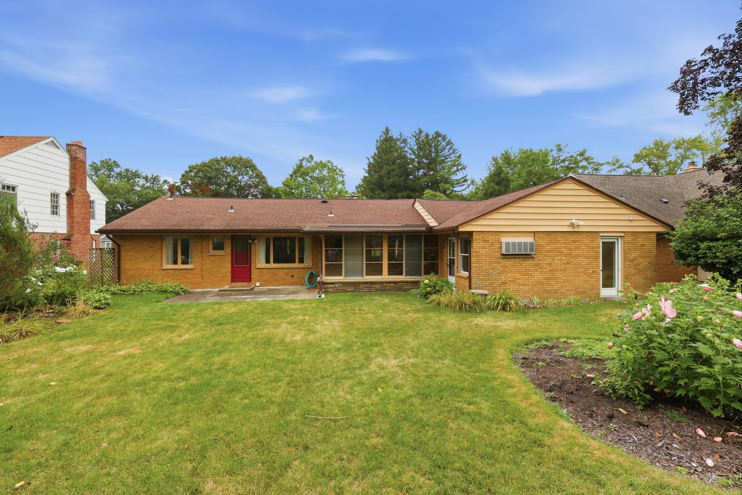 1110 Dwillard Drive Kalamazoo MI 49048