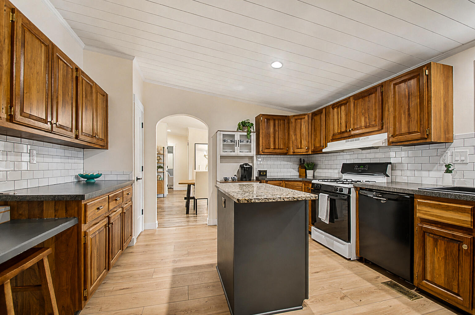 4144 13 Mile Road NE Rockford MI 49341