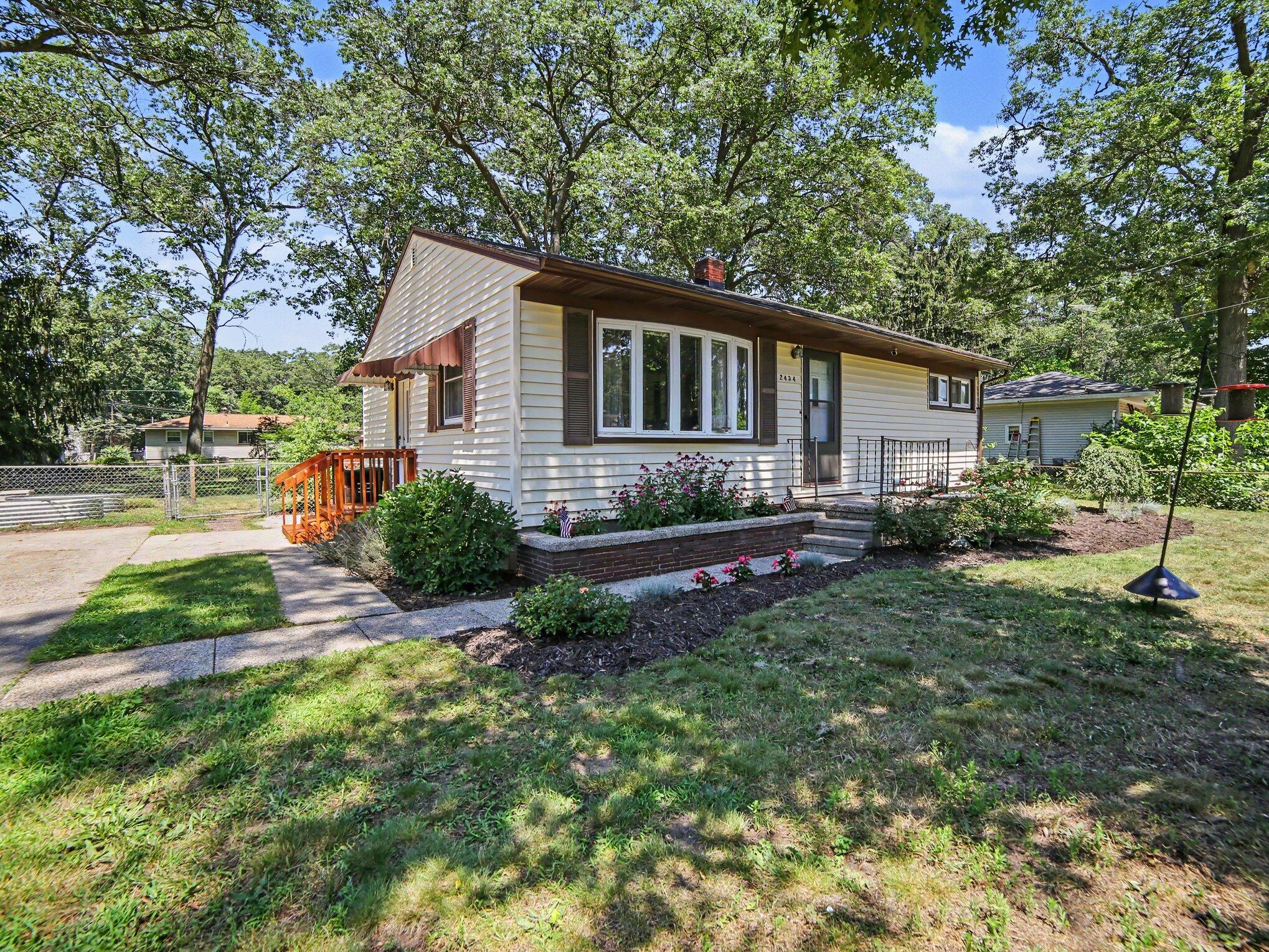 2434 Marcoux Avenue Muskegon MI 49442