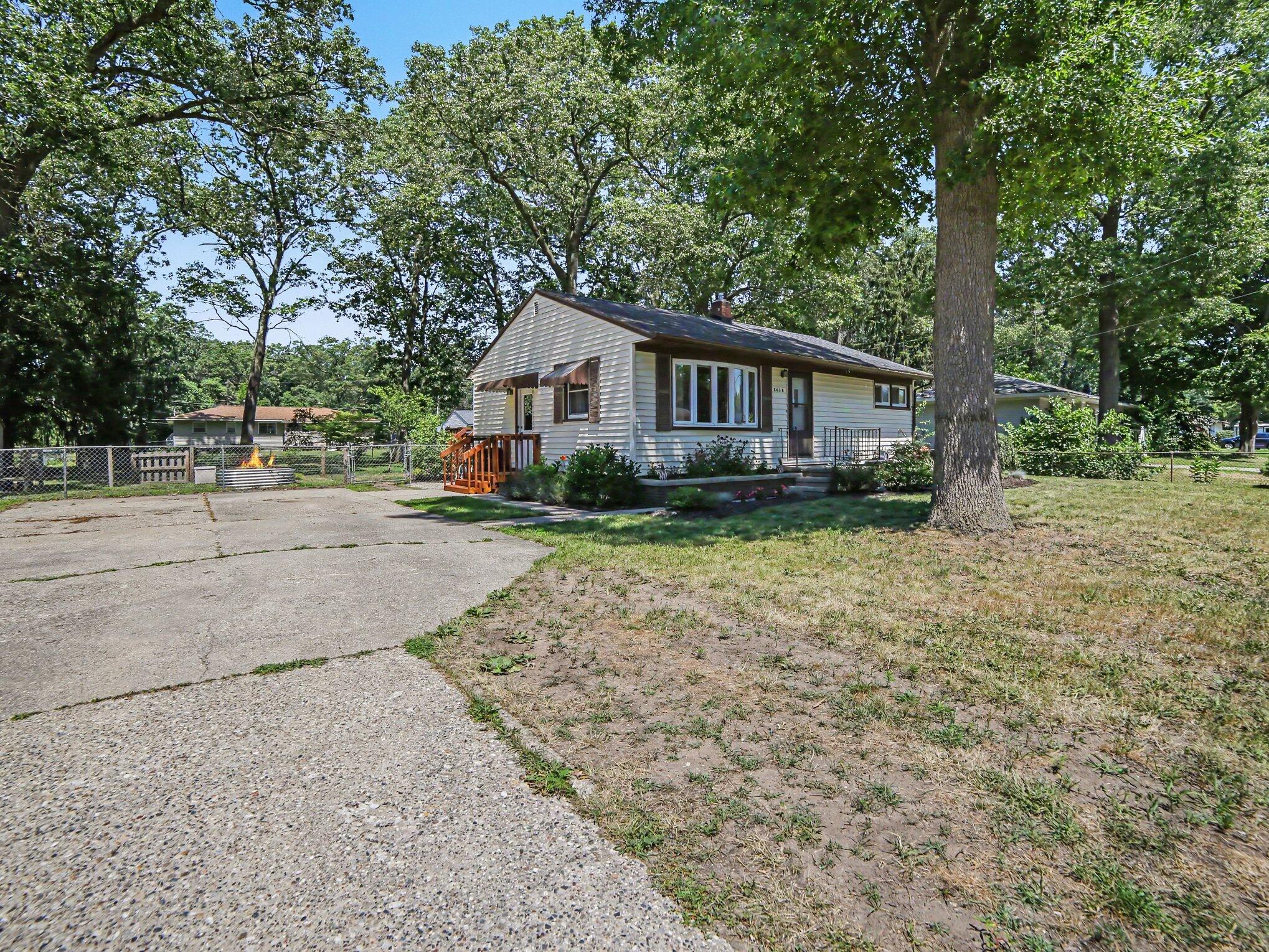 2434 Marcoux Avenue Muskegon MI 49442