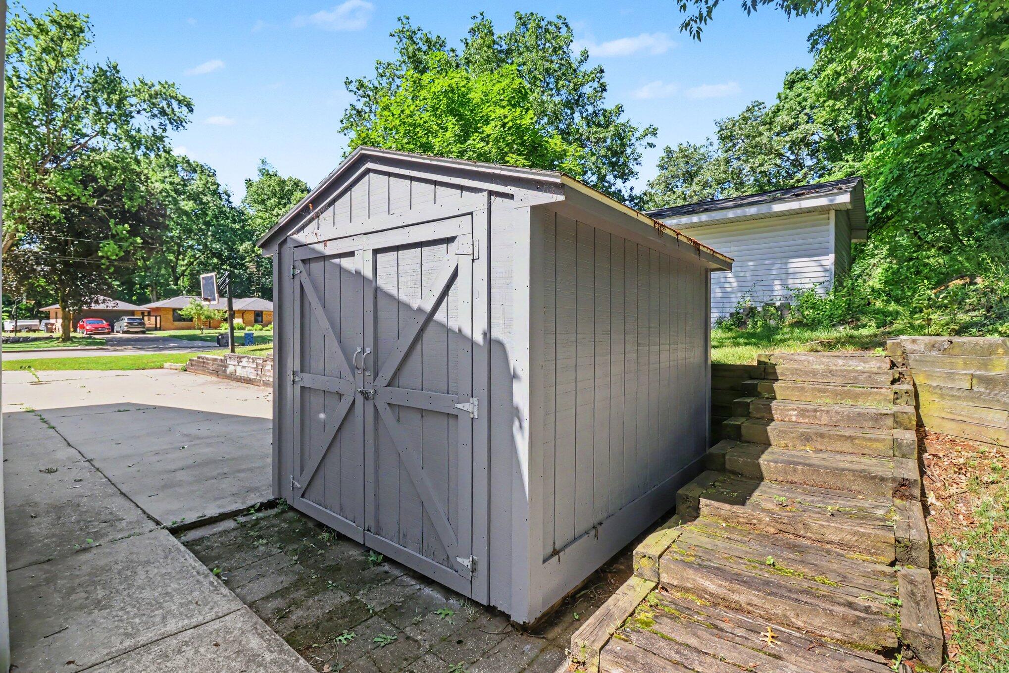 4029 Sunvalley Drive Kalamazoo MI 49008