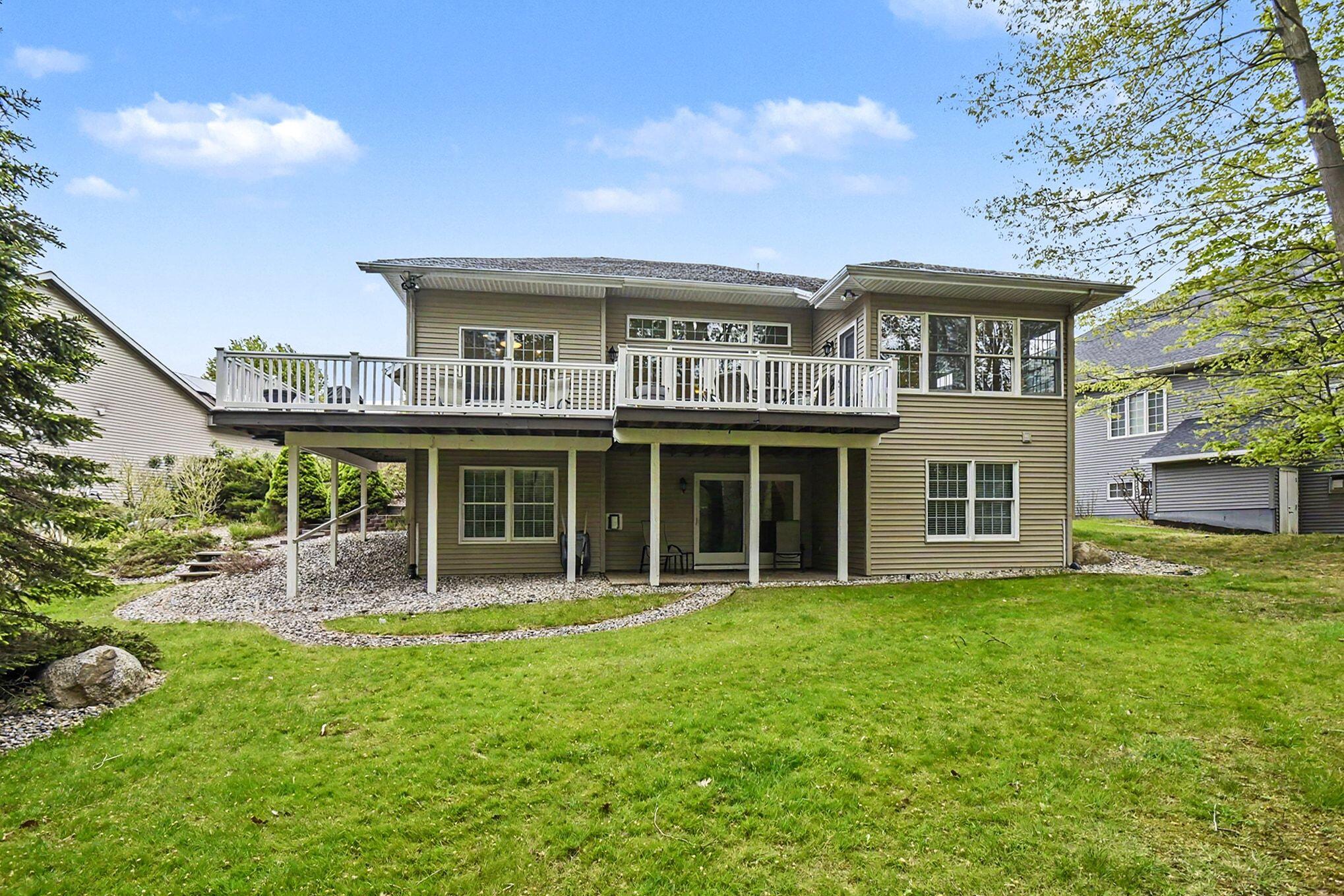 3815 Ravinewood Circle SE Grand Rapids MI 49508