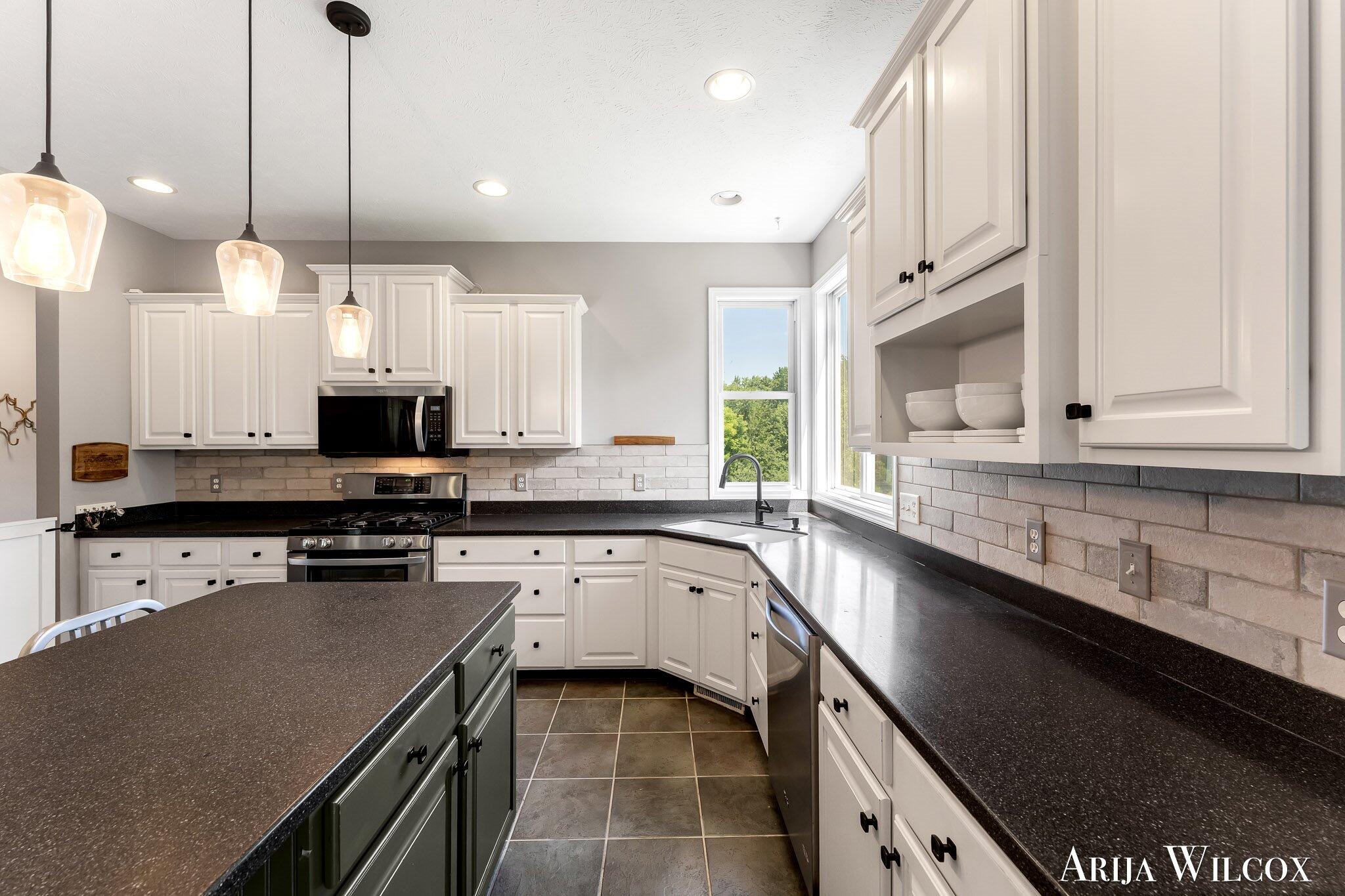 974 Dogwood Meadows Drive SE Ada MI 49301