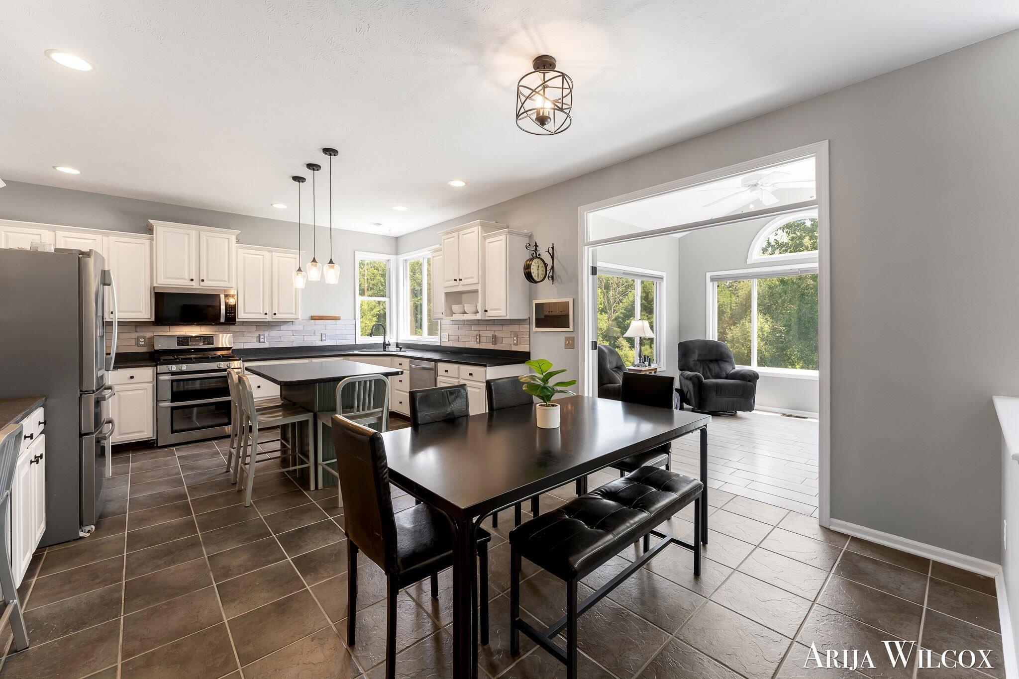974 Dogwood Meadows Drive SE Ada MI 49301