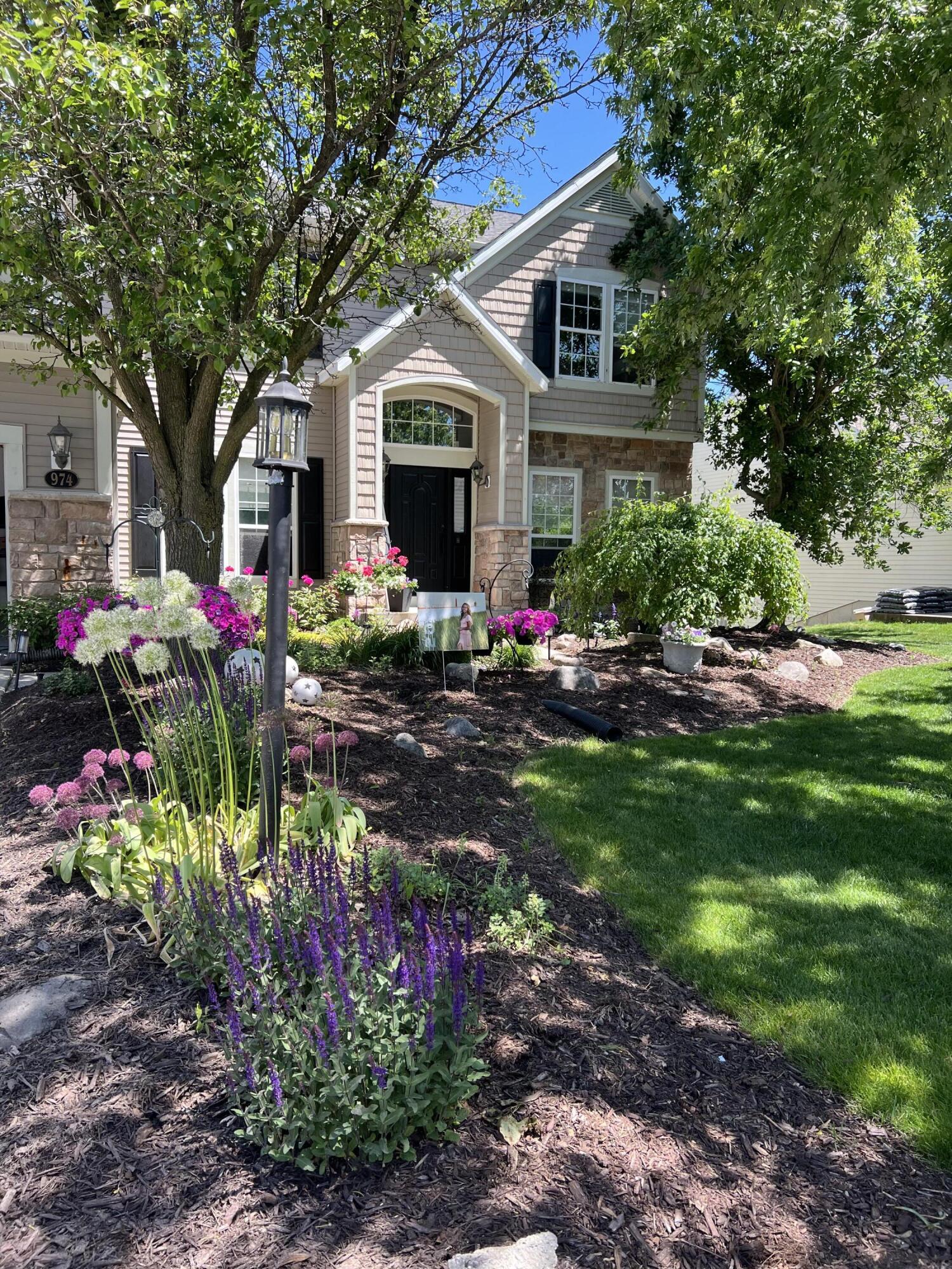 974 Dogwood Meadows Drive SE Ada MI 49301