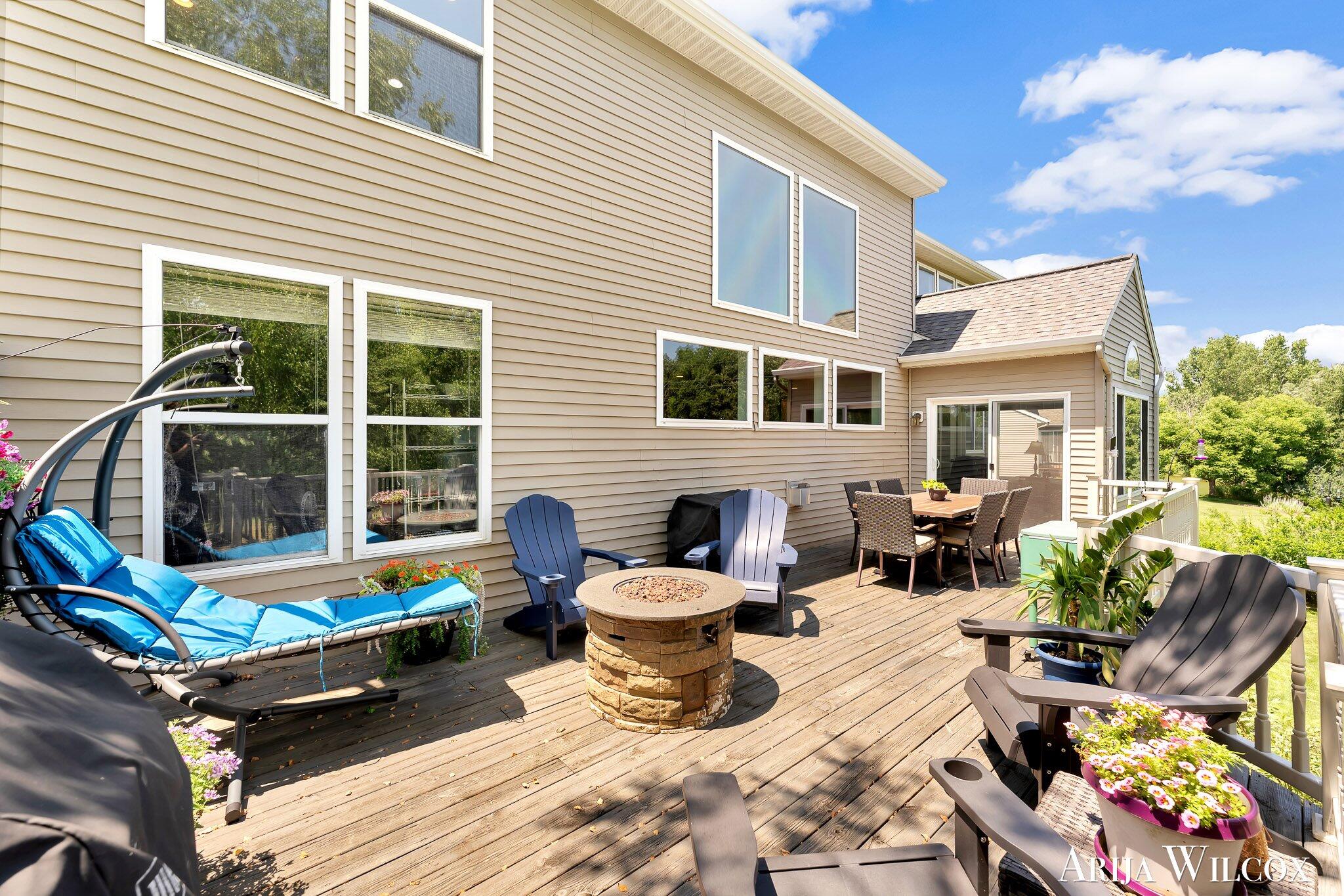974 Dogwood Meadows Drive SE Ada MI 49301