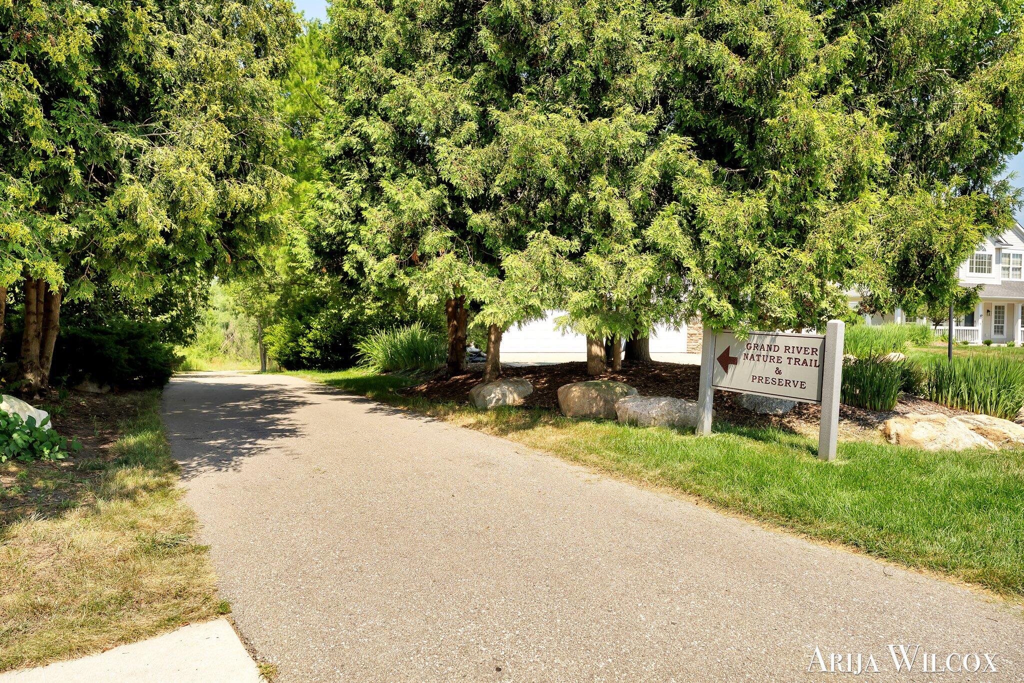 974 Dogwood Meadows Drive SE Ada MI 49301