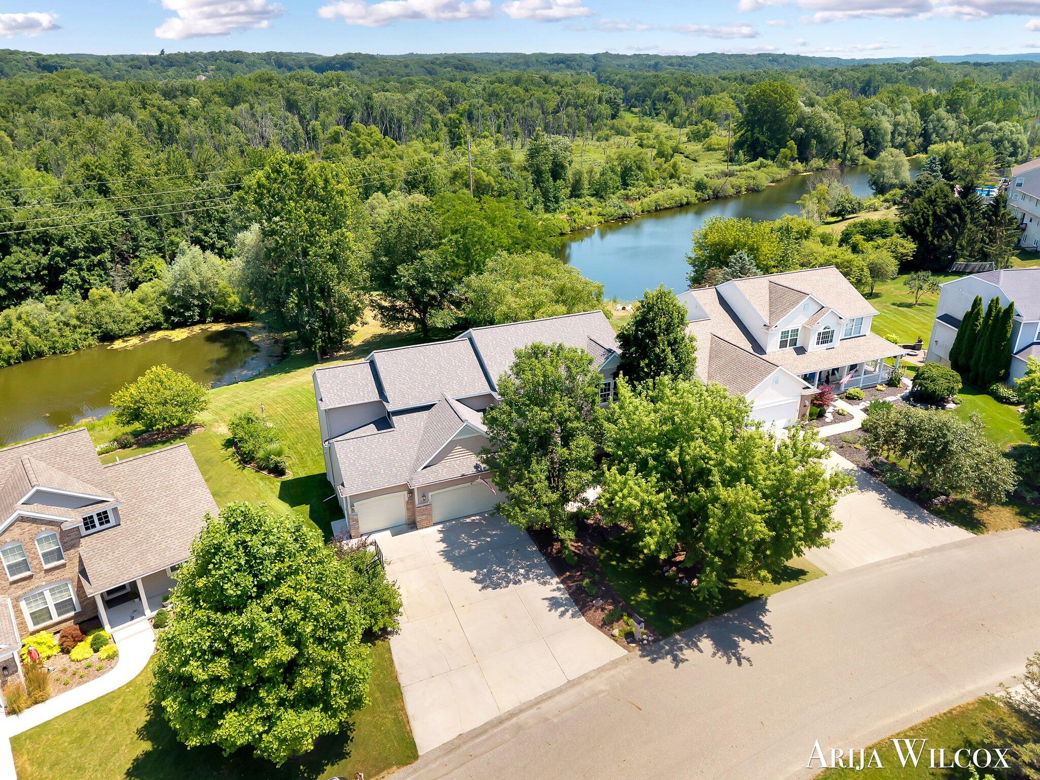 974 Dogwood Meadows Drive SE Ada MI 49301