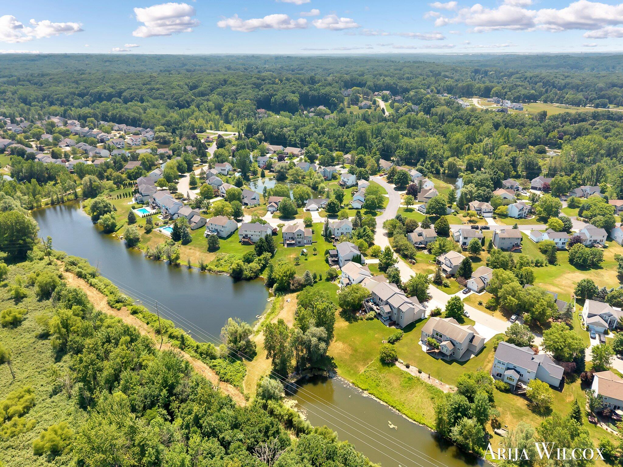 974 Dogwood Meadows Drive SE Ada MI 49301
