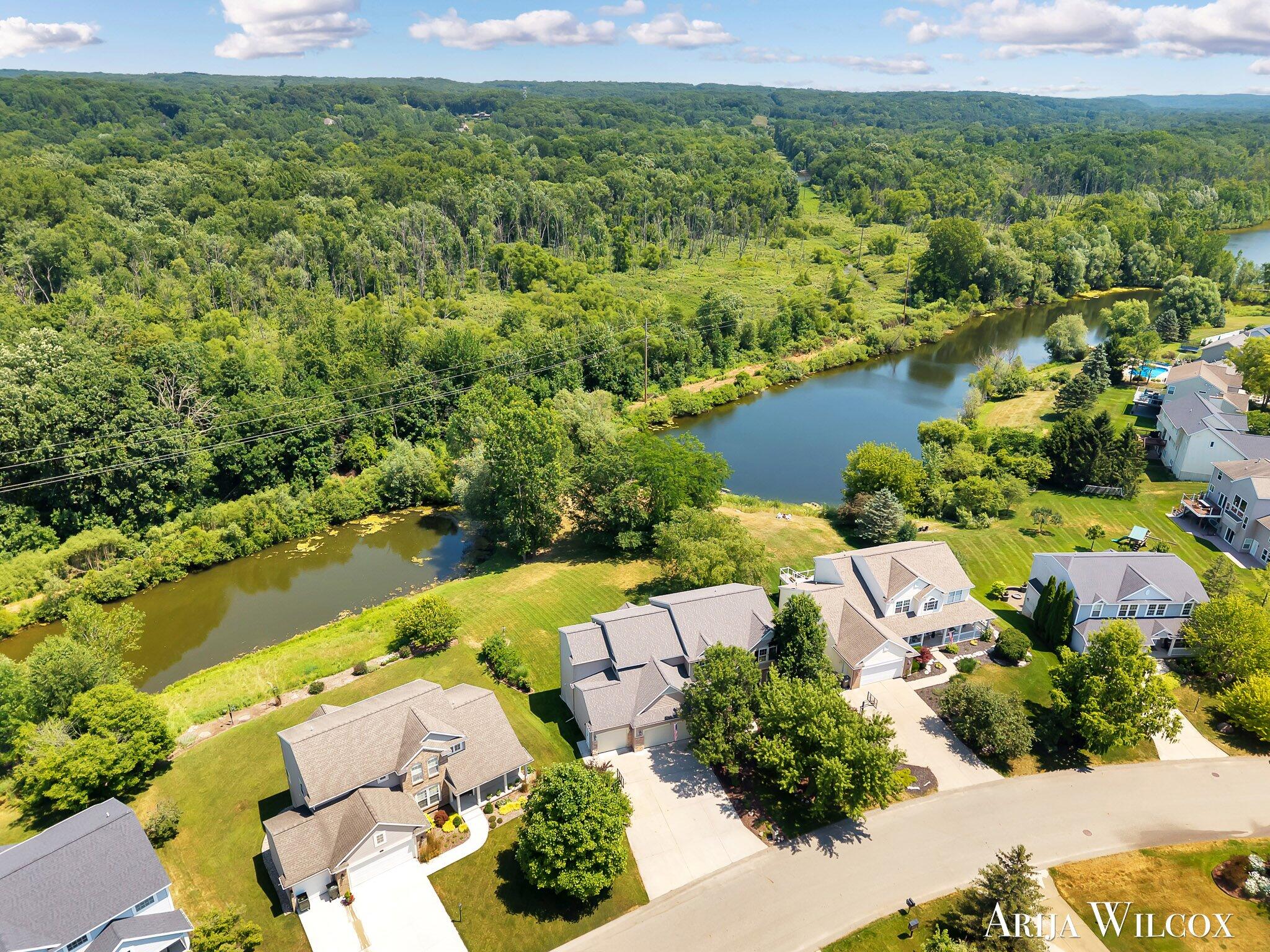 974 Dogwood Meadows Drive SE Ada MI 49301
