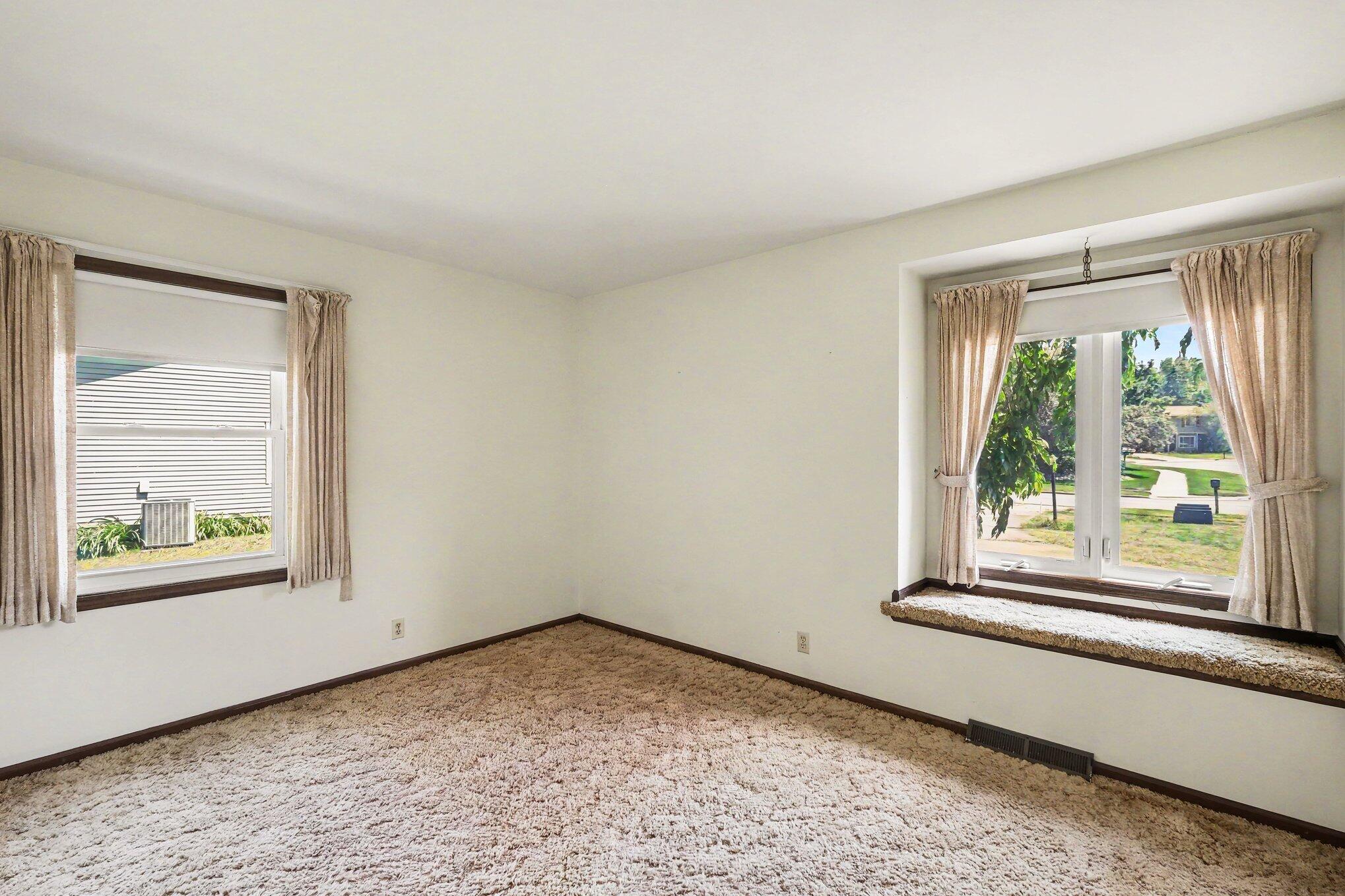 2085 Jamestown Drive SE Grand Rapids MI 49508