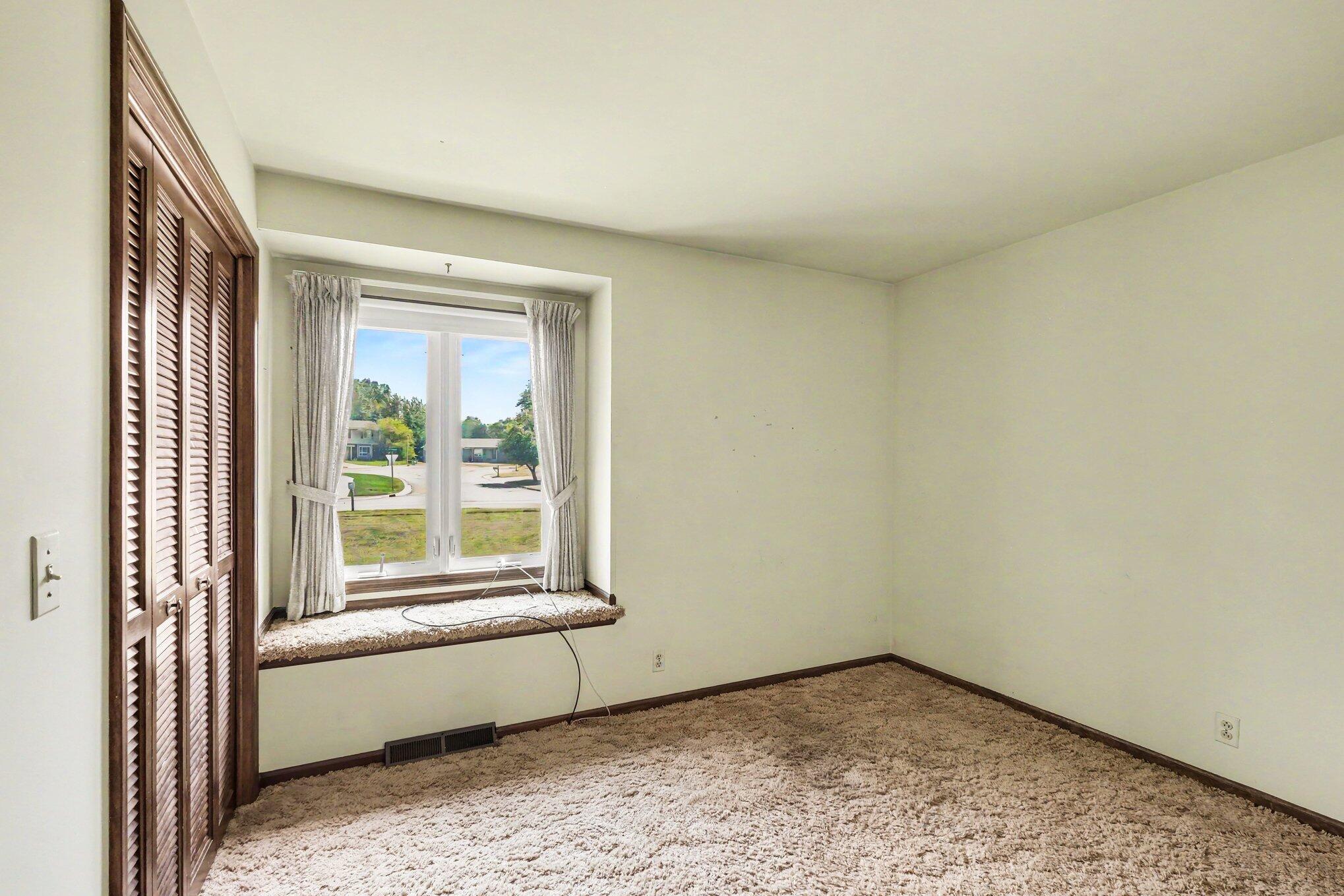 2085 Jamestown Drive SE Grand Rapids MI 49508