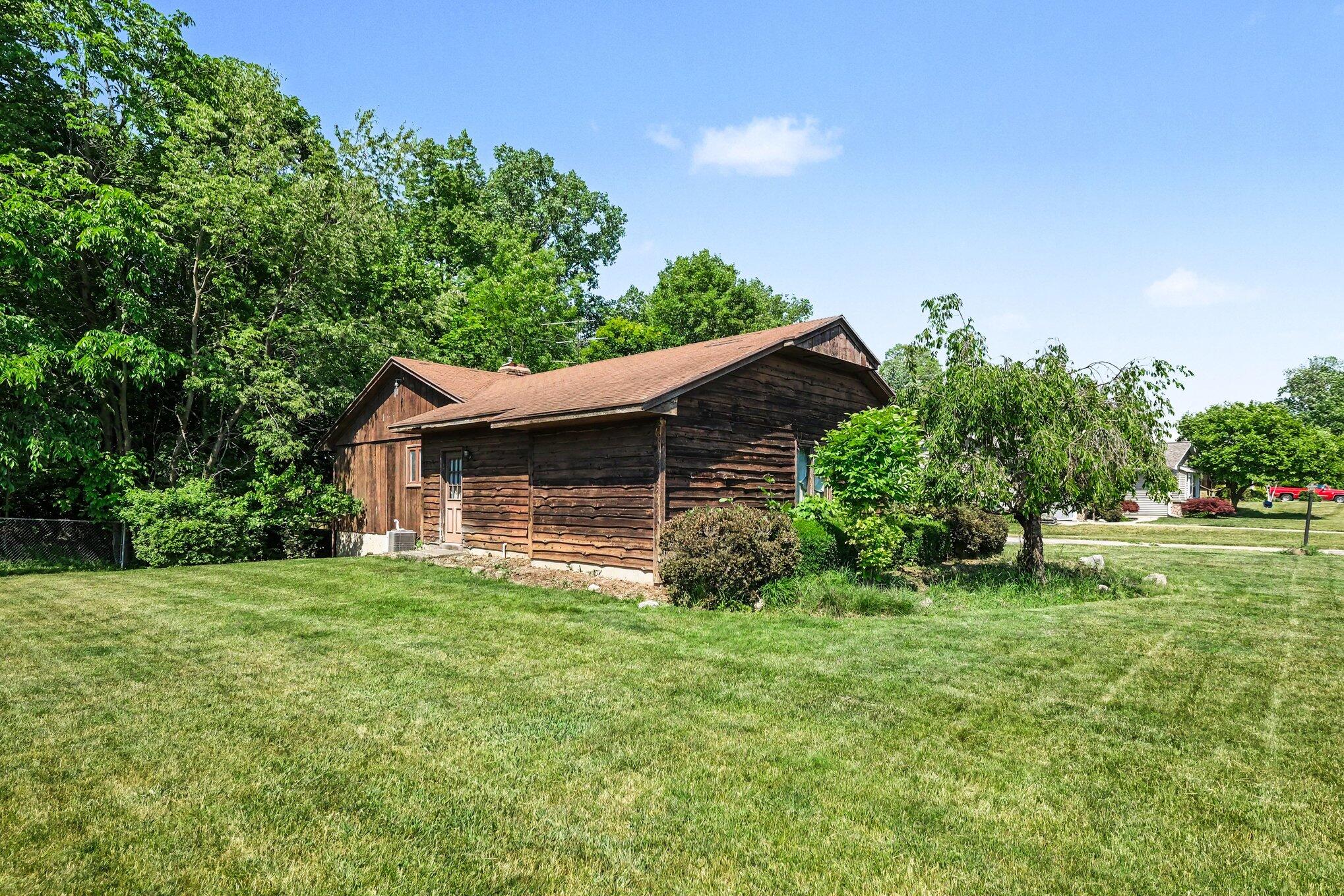 2085 Jamestown Drive SE Grand Rapids MI 49508