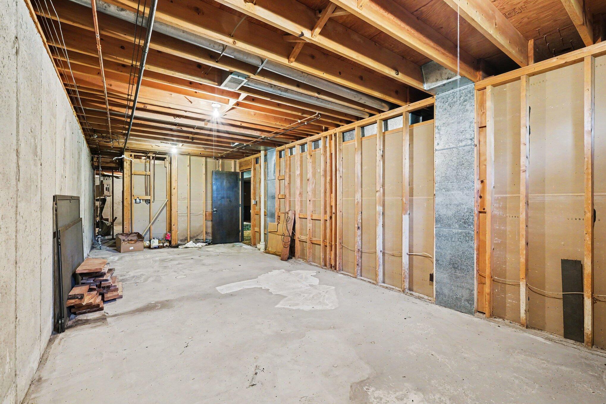 2085 Jamestown Drive SE Grand Rapids MI 49508