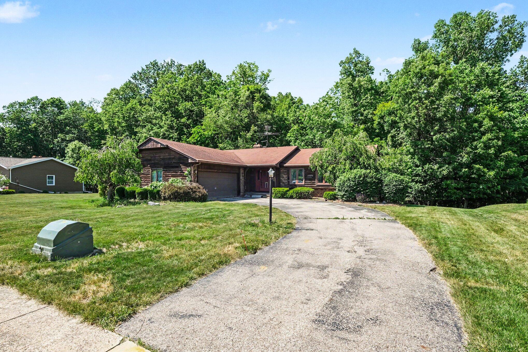 2085 Jamestown Drive SE Grand Rapids MI 49508