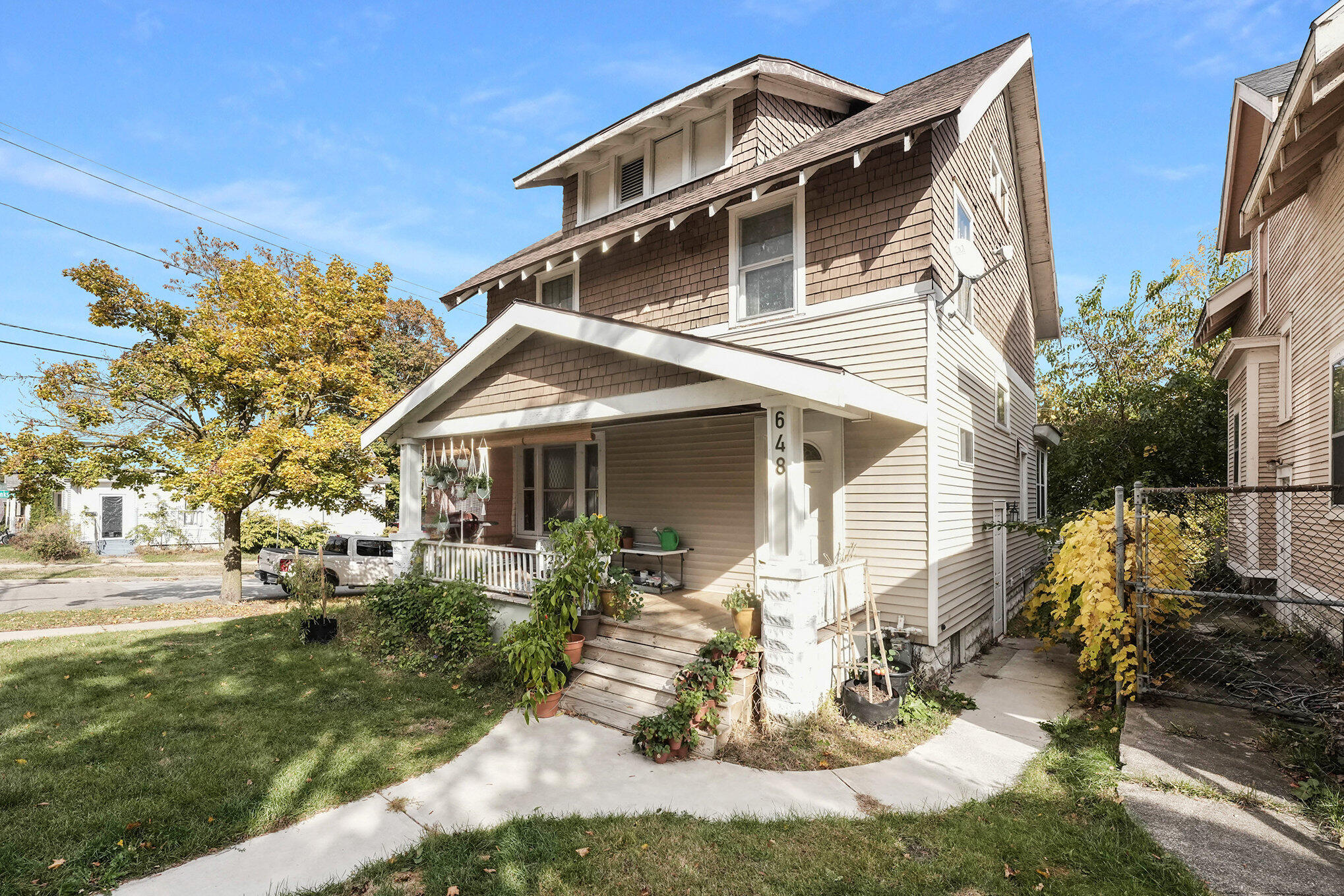648 Lafayette Avenue NE Grand Rapids MI 49503