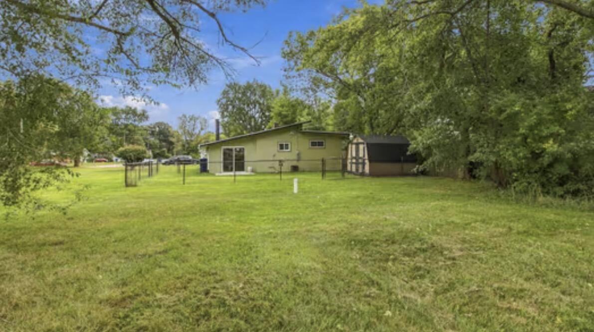 1526 Reeder Avenue Benton Harbor MI 49022