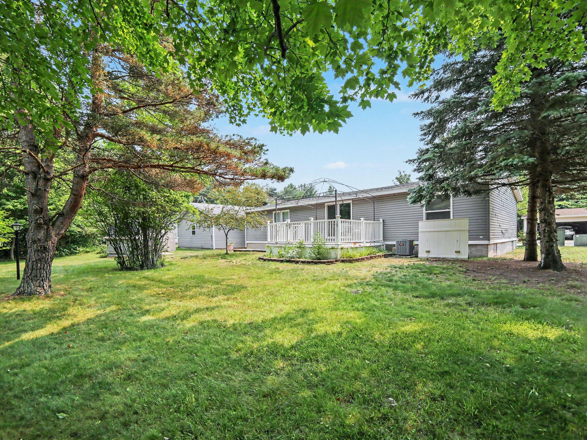 3628 W Forest Hill Circle Ludington MI 49431