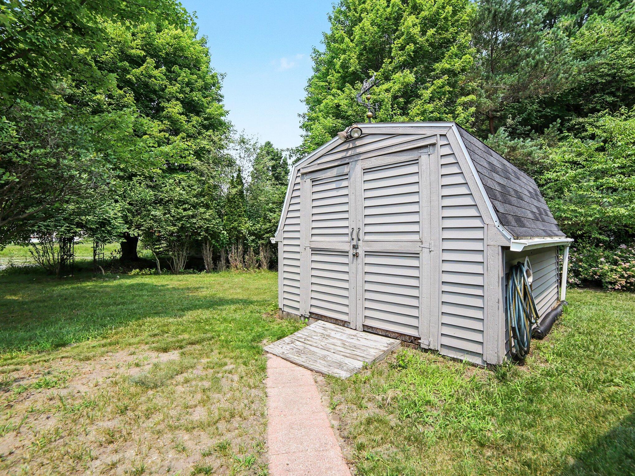 3628 W Forest Hill Circle Ludington MI 49431