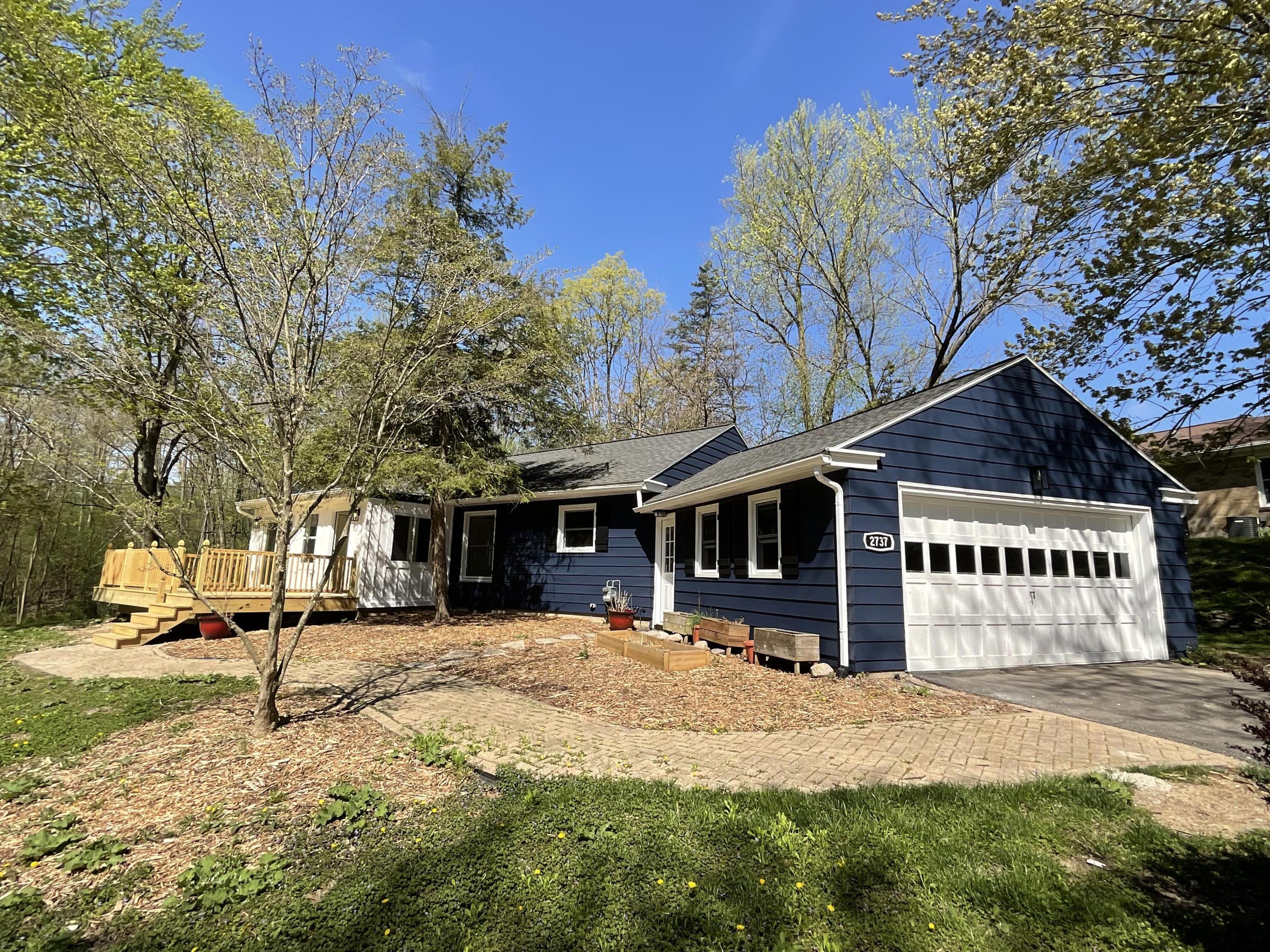 2737 Meadowvale Drive SE Grand Rapids MI 49506