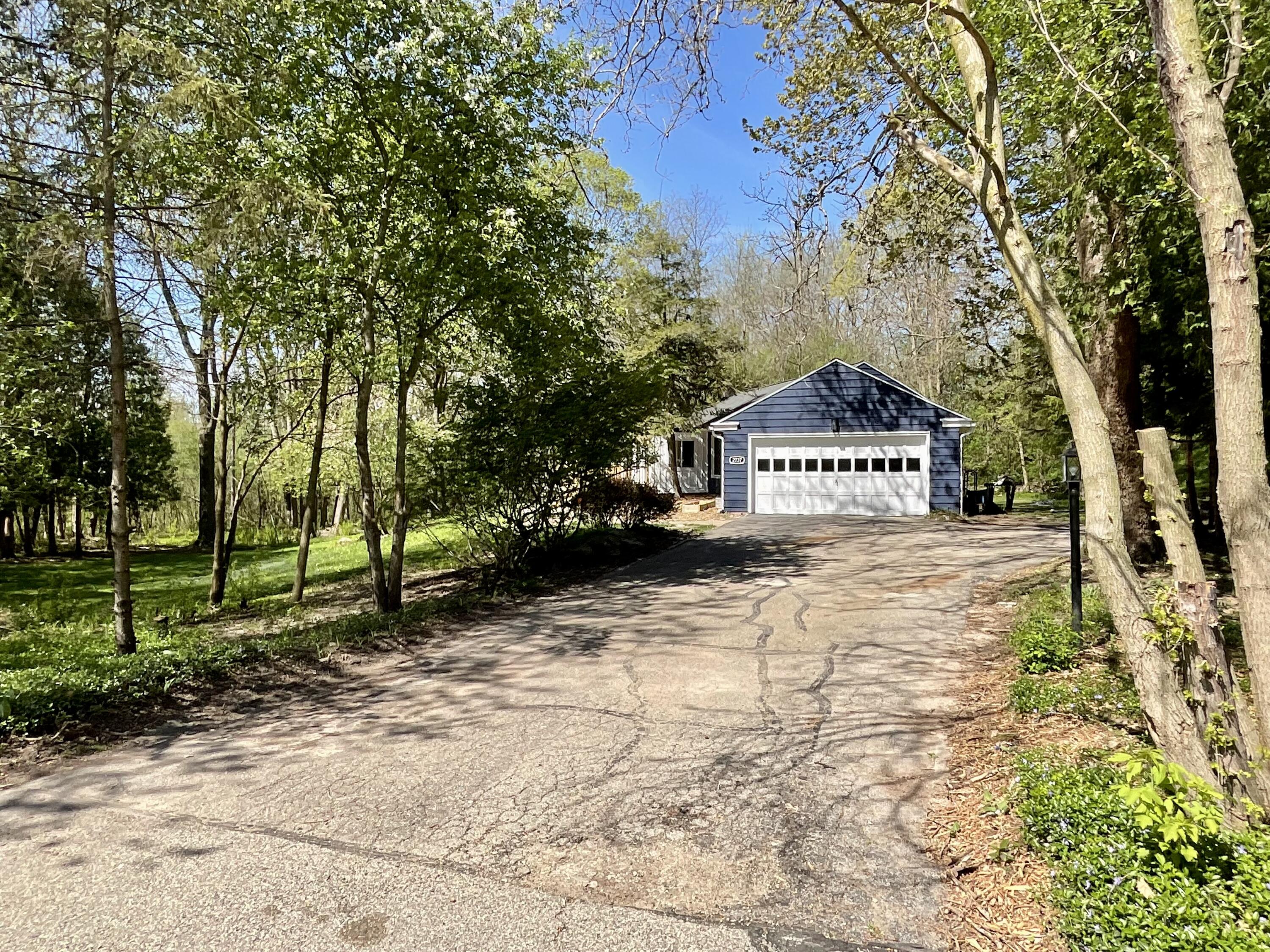 2737 Meadowvale Drive SE Grand Rapids MI 49506