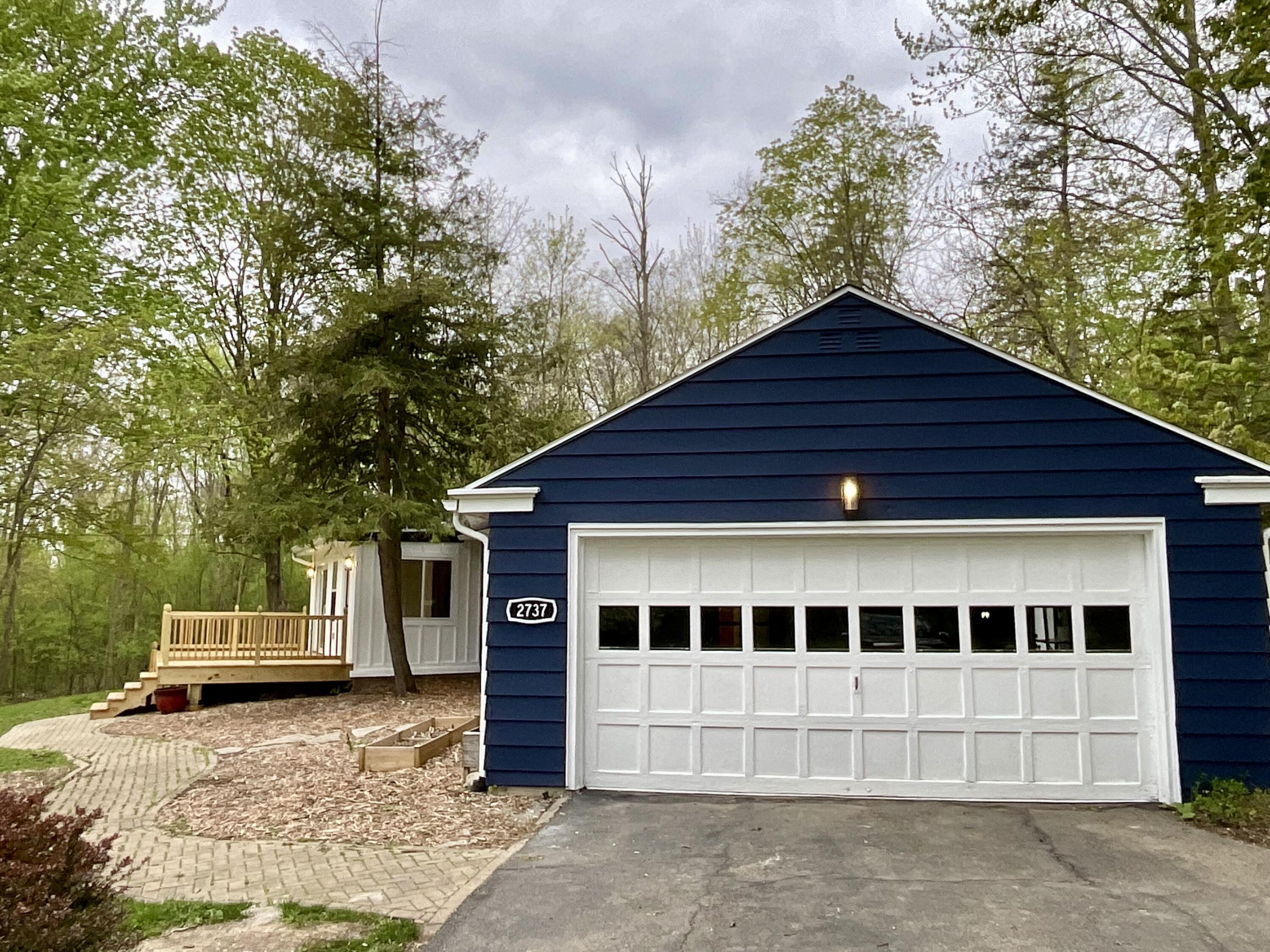 2737 Meadowvale Drive SE Grand Rapids MI 49506