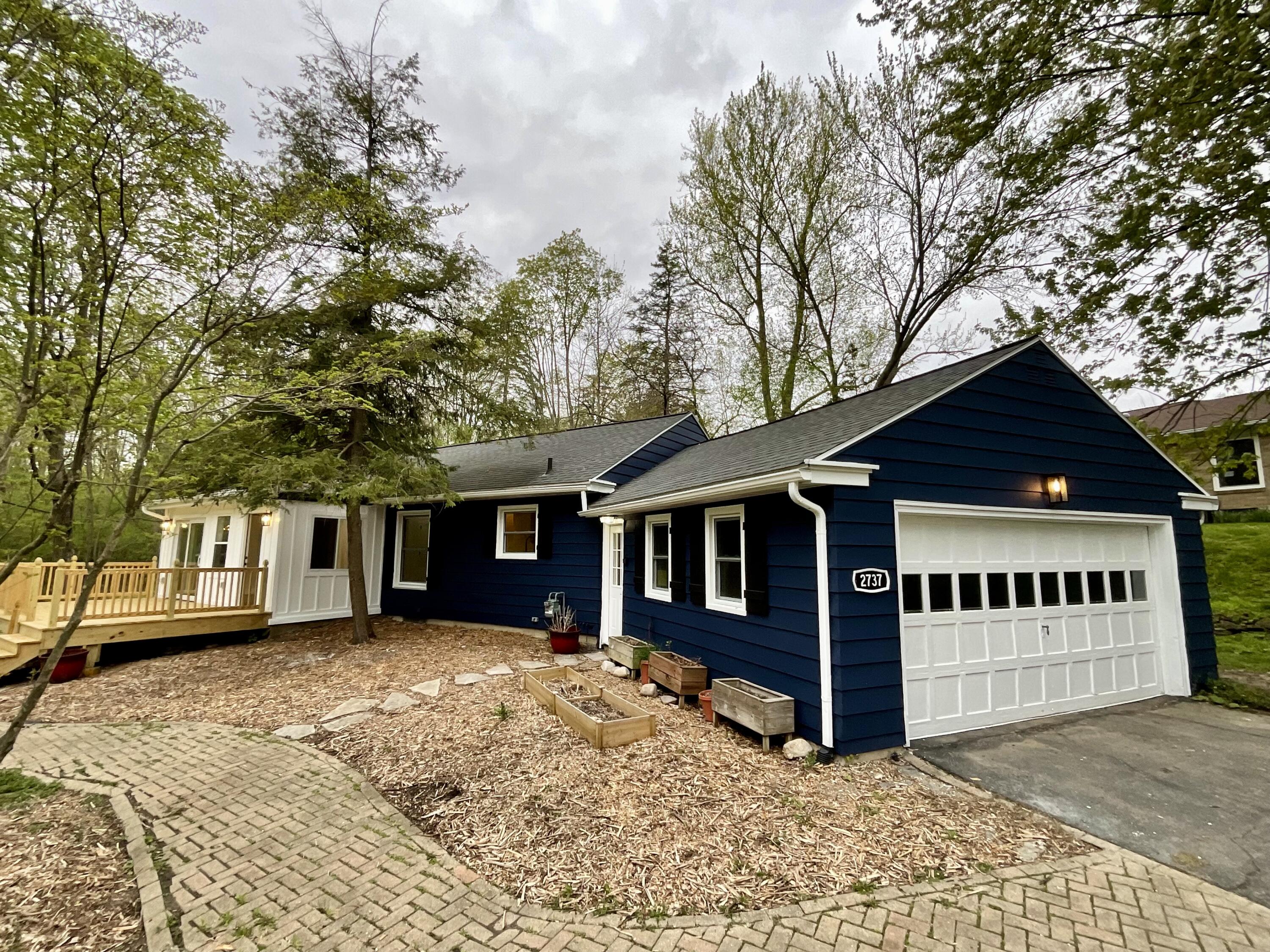2737 Meadowvale Drive SE Grand Rapids MI 49506