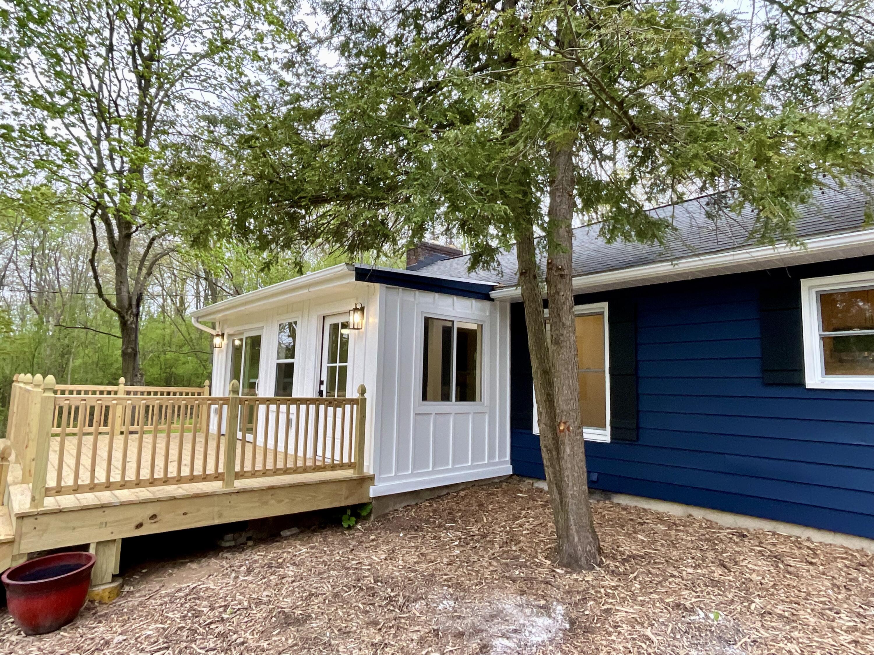 2737 Meadowvale Drive SE Grand Rapids MI 49506