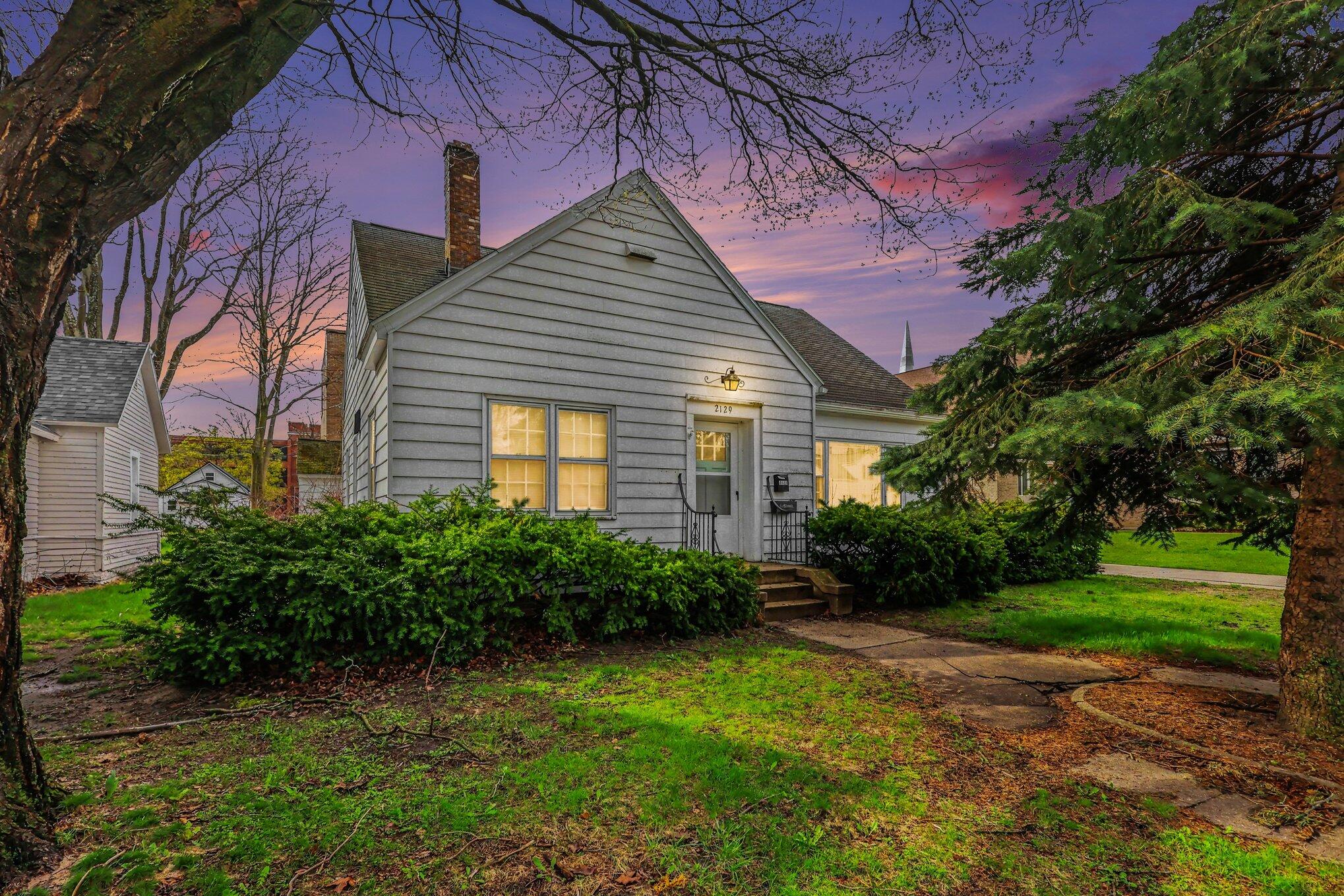 2129 Miner Avenue Muskegon MI 49441