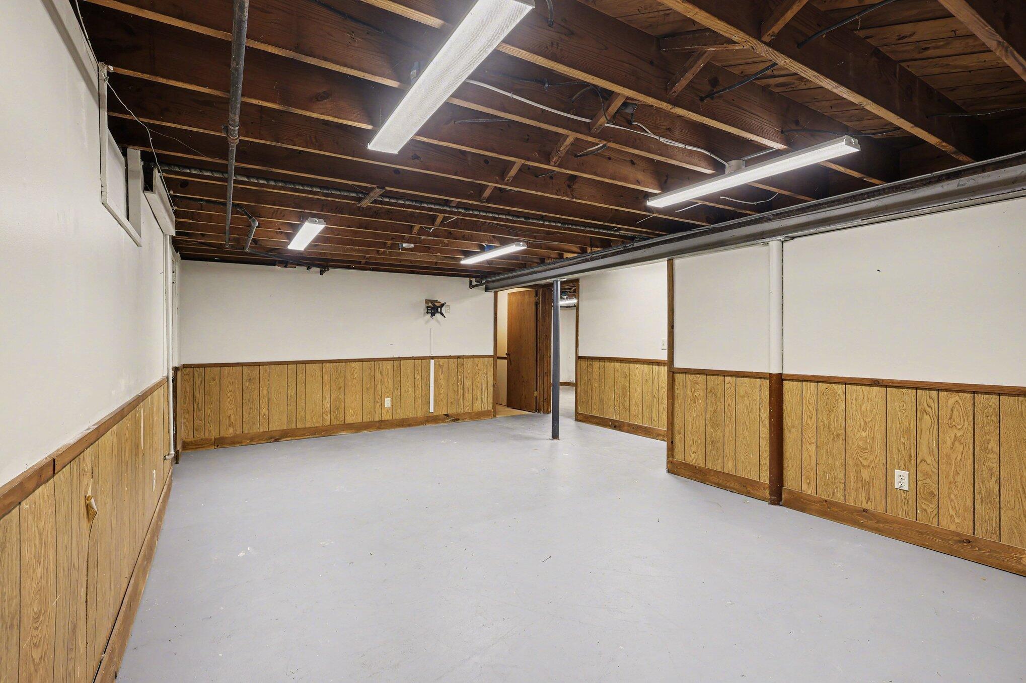 2129 Miner Avenue Muskegon MI 49441