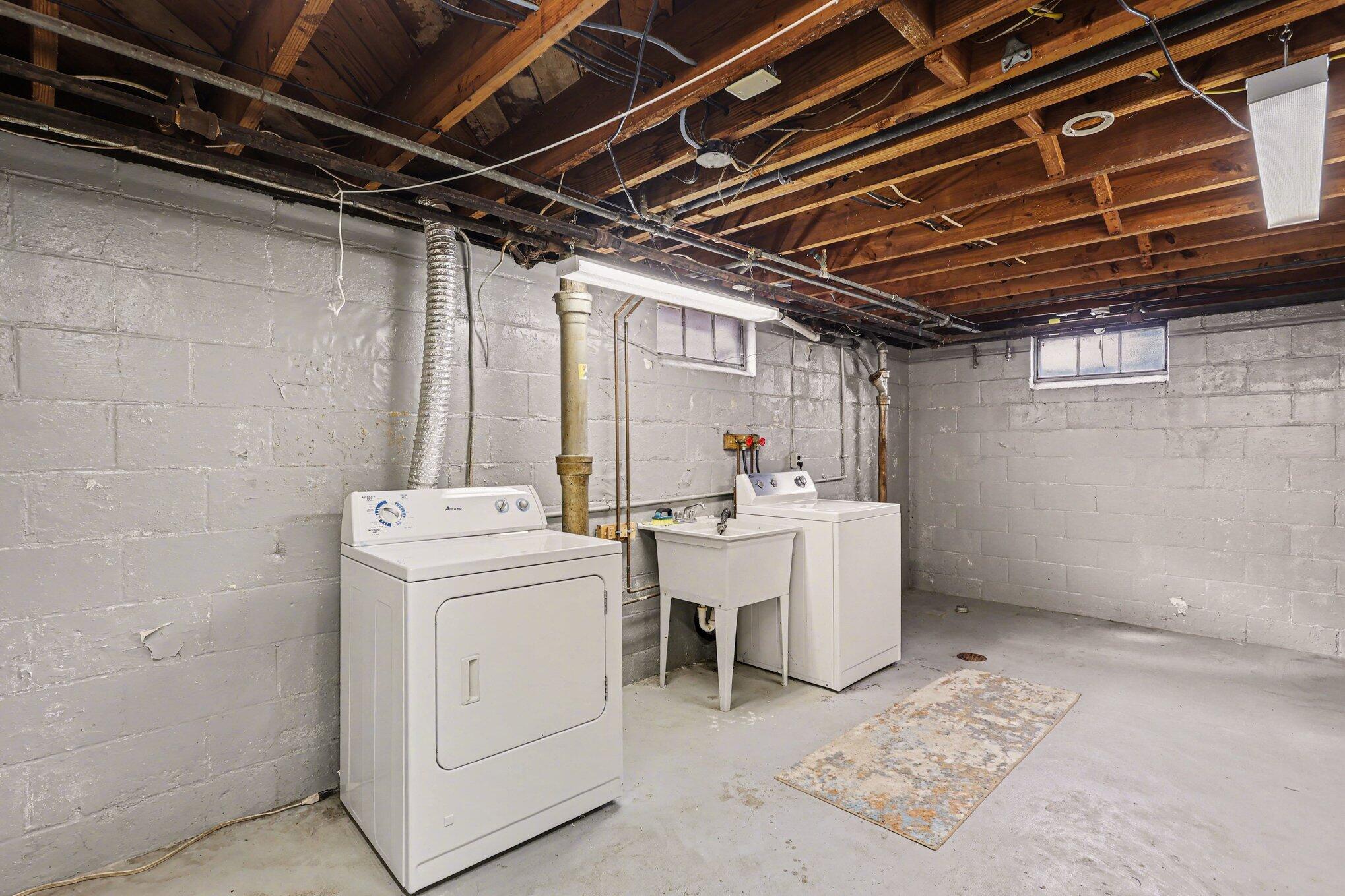 2129 Miner Avenue Muskegon MI 49441