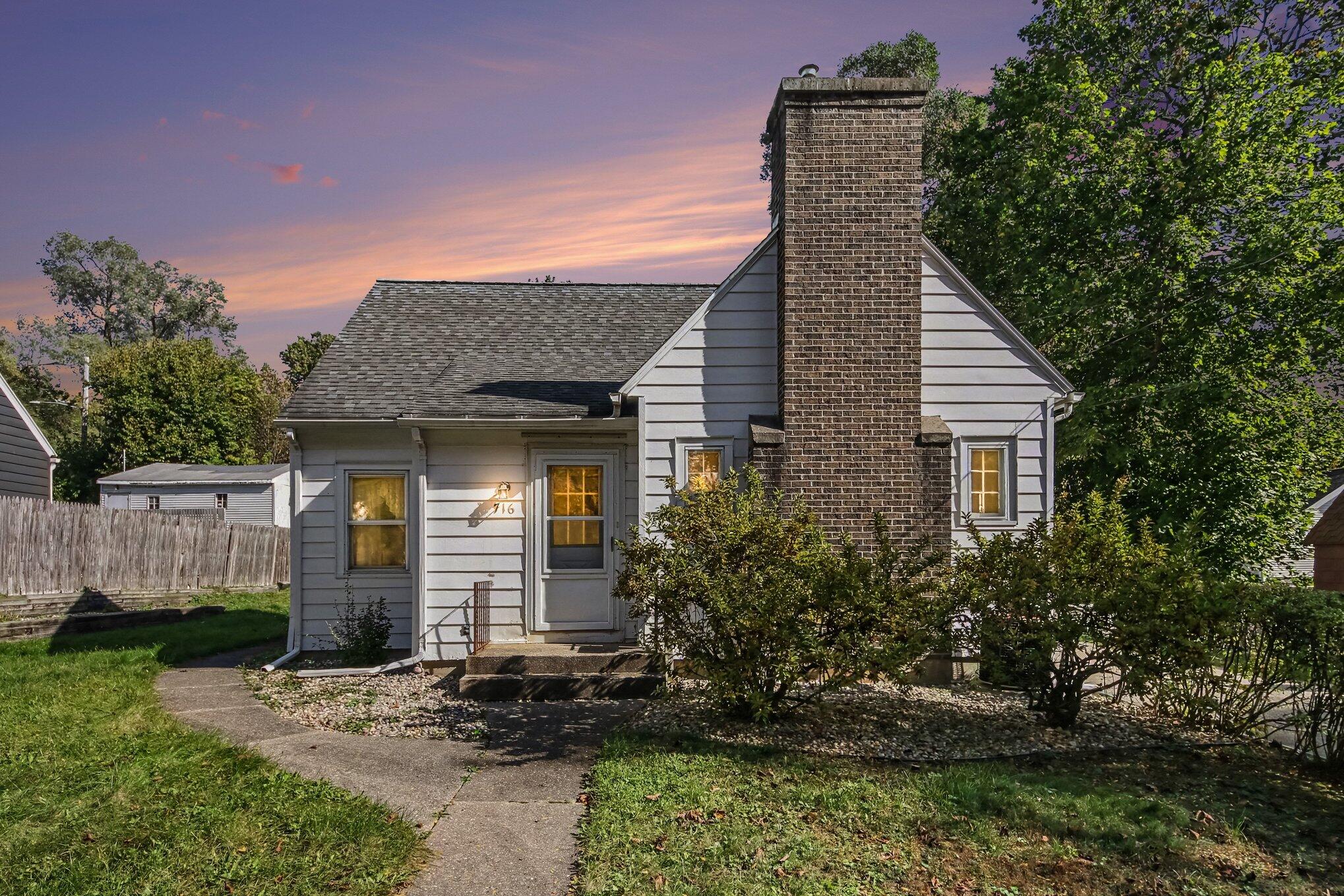 716 Maridell Avenue NW Grand Rapids MI 49504
