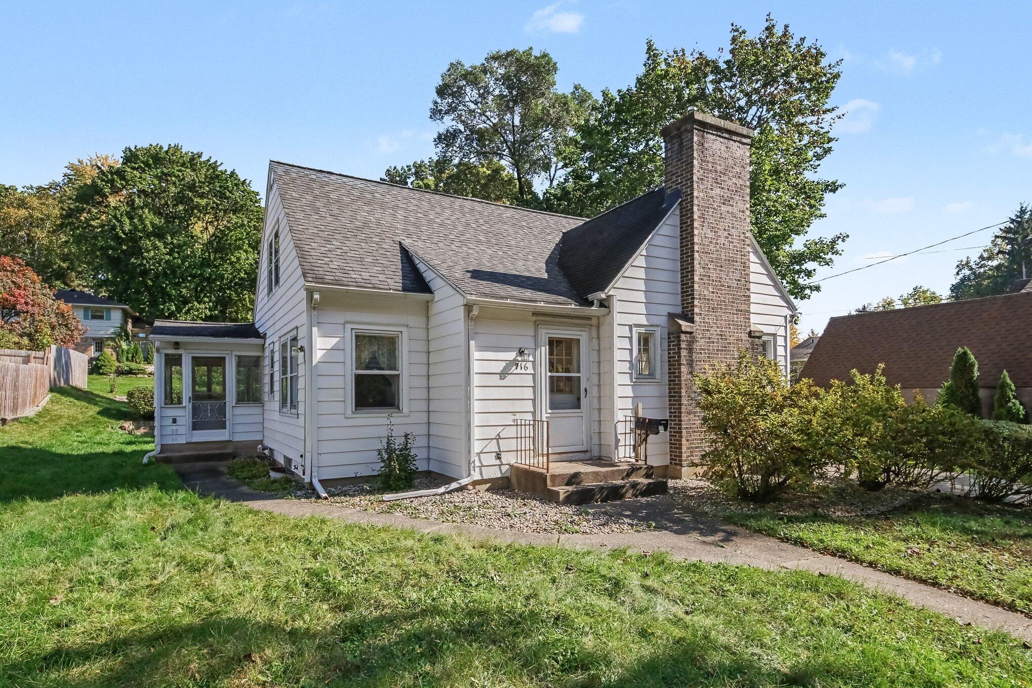 716 Maridell Avenue NW Grand Rapids MI 49504