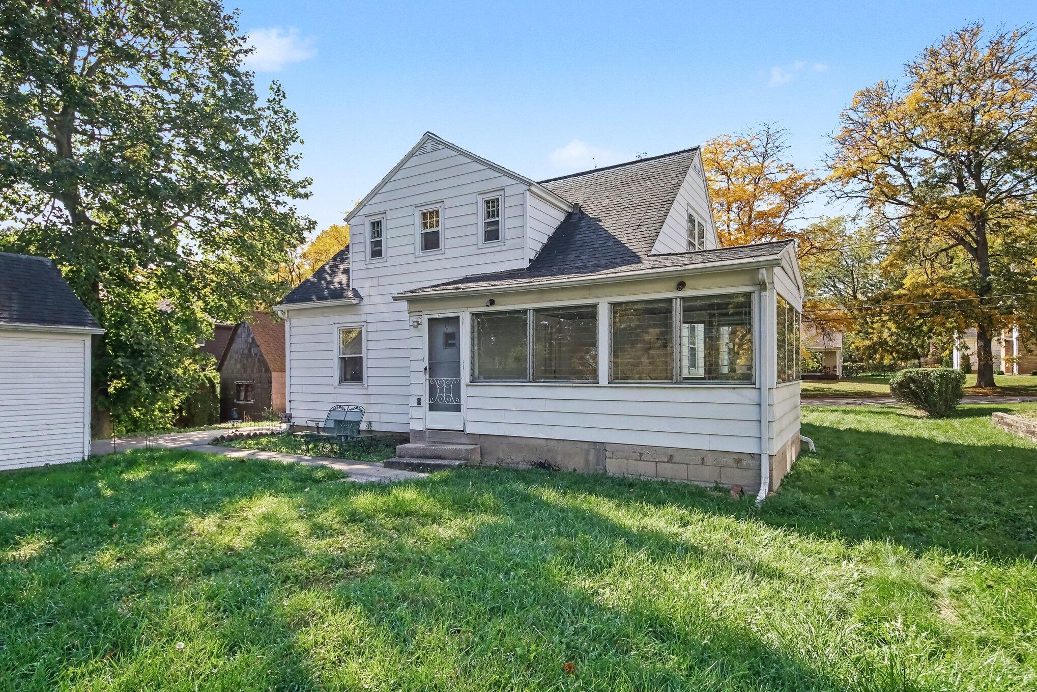 716 Maridell Avenue NW Grand Rapids MI 49504