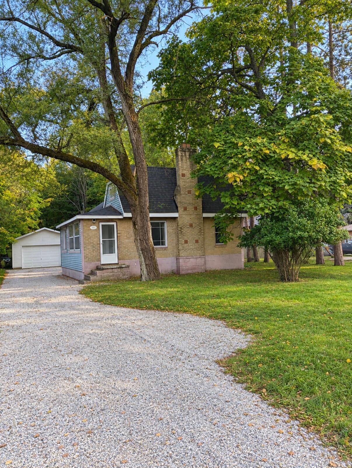 569 Porter Road Norton Shores MI 49441