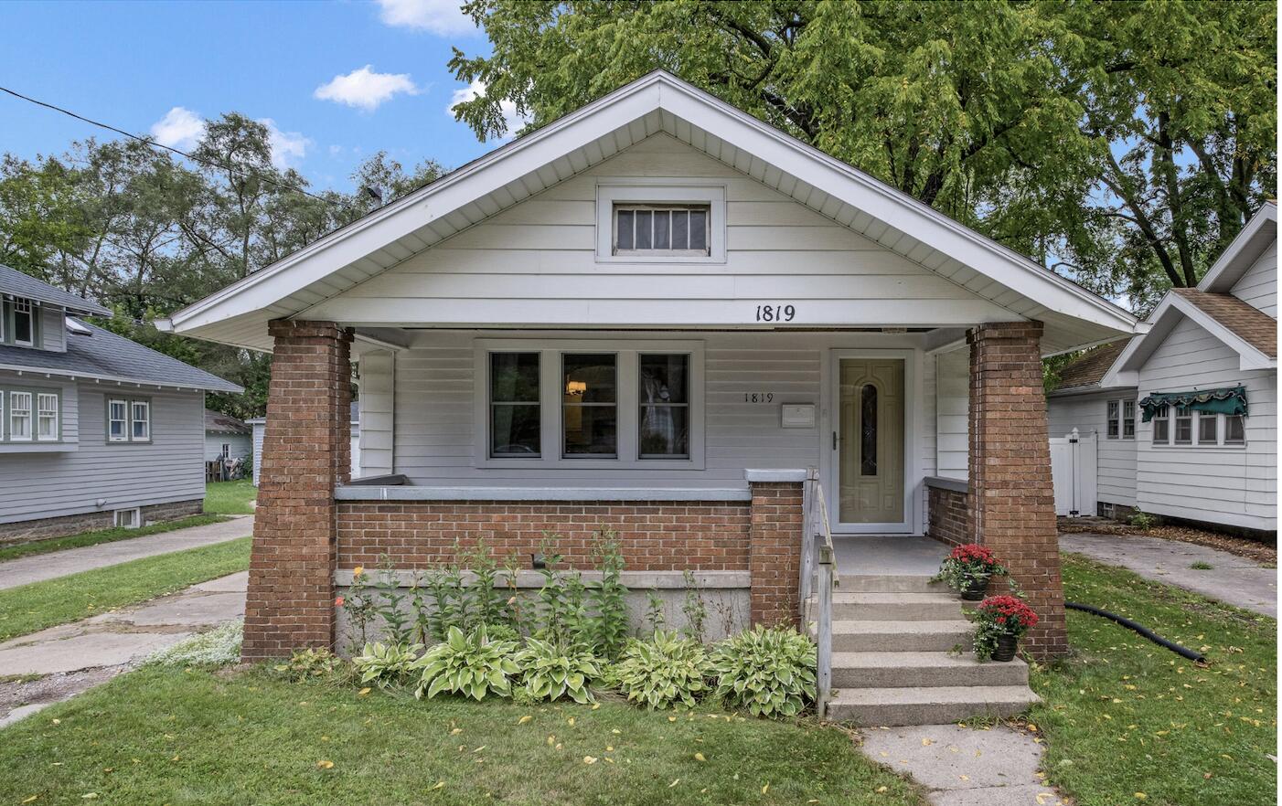 1819 Nelson Avenue SE Grand Rapids MI 49507
