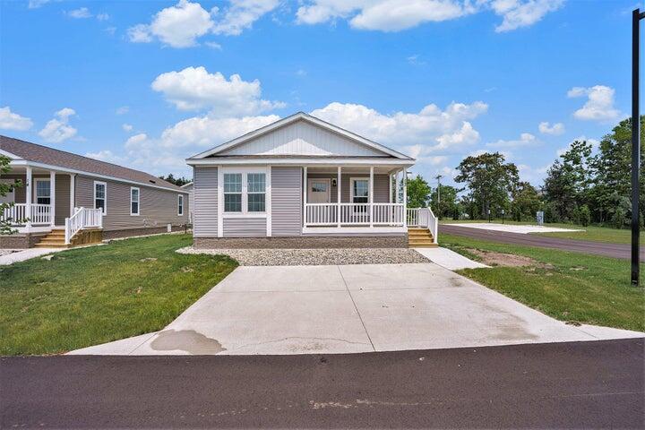 1283 E Ellis Road Norton Shores MI 49441