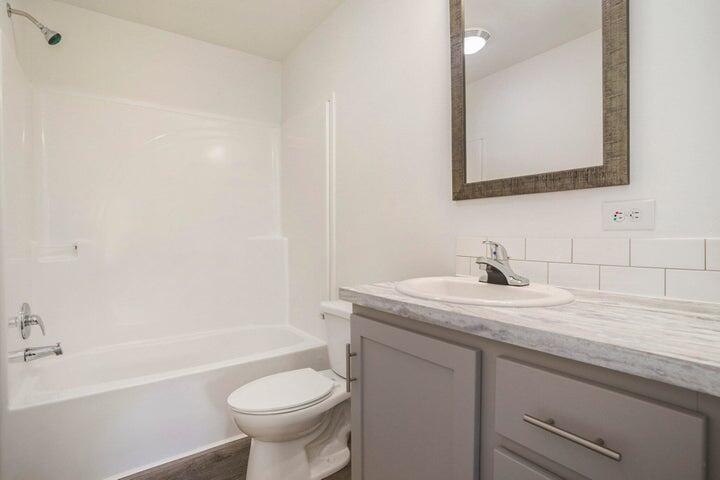 1283 E Ellis Road Norton Shores MI 49441