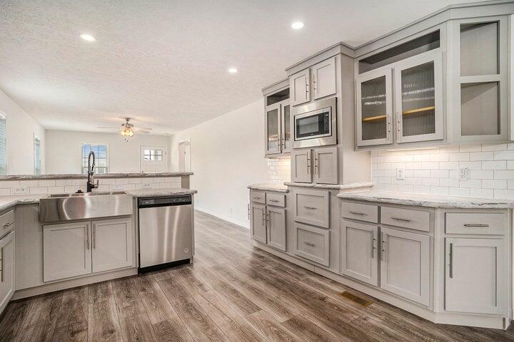 1283 E Ellis Road Norton Shores MI 49441
