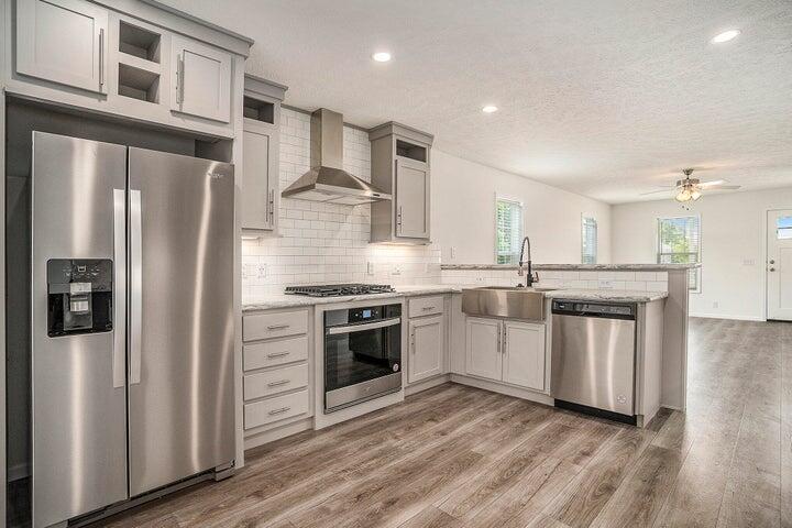 1283 E Ellis Road Norton Shores MI 49441