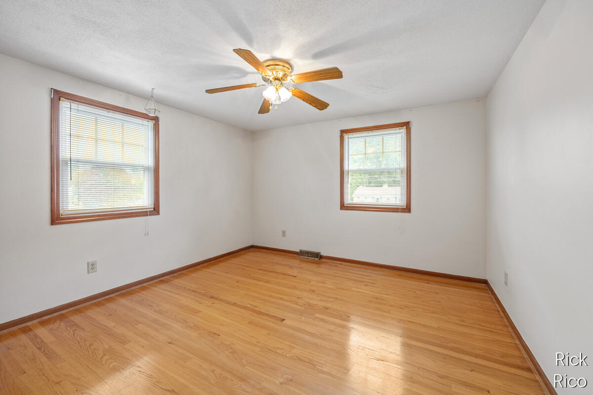 5434 Edgelawn Drive SE Grand Rapids MI 49508