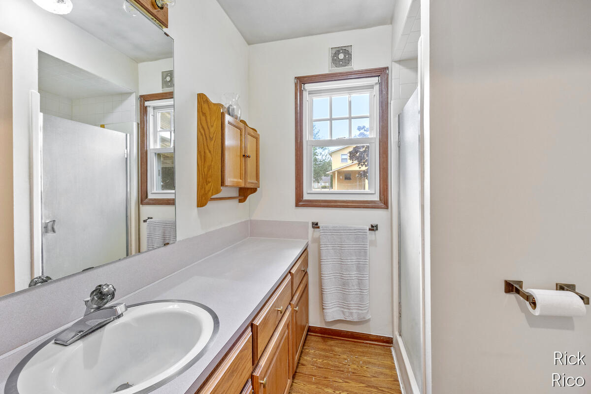5434 Edgelawn Drive SE Grand Rapids MI 49508