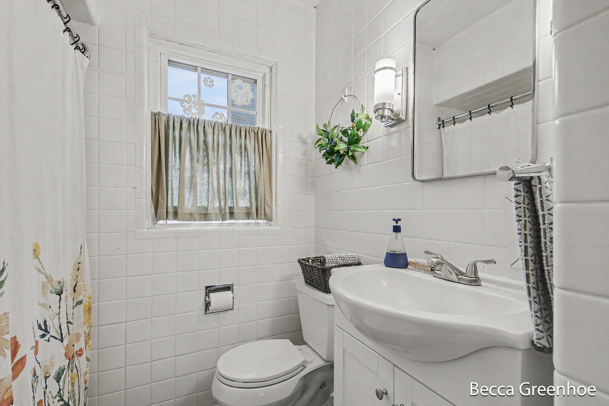 2448 Belfast Avenue SE Grand Rapids MI 49507