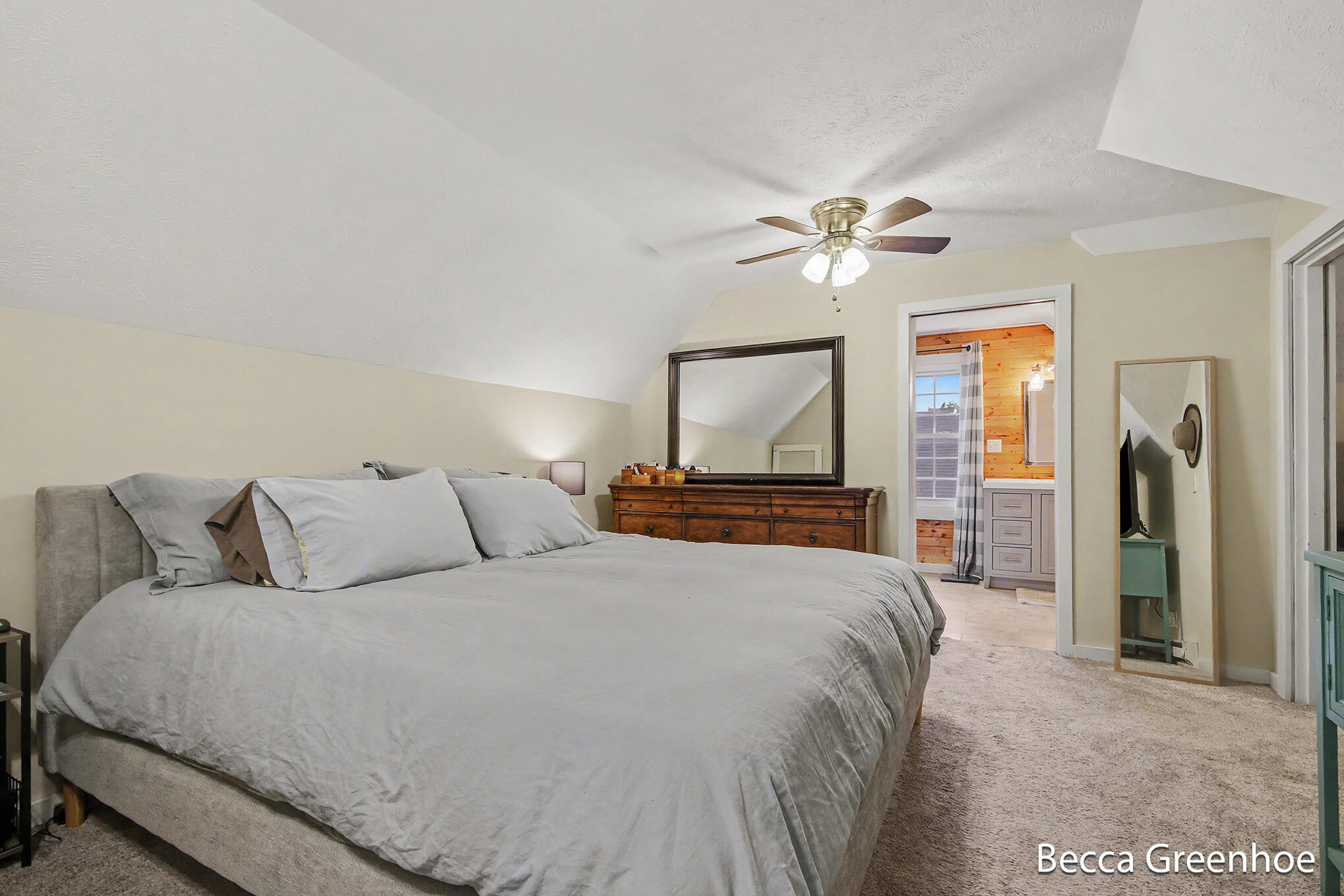 2448 Belfast Avenue SE Grand Rapids MI 49507
