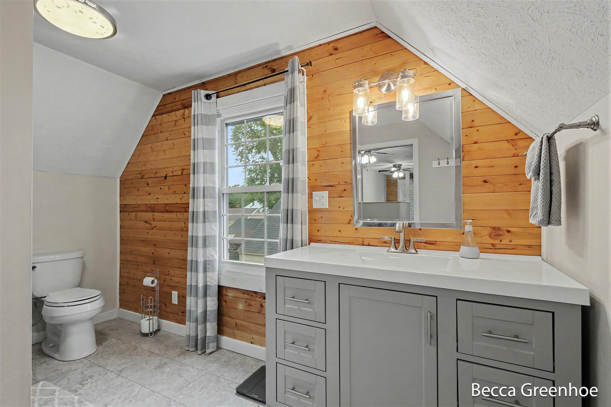 2448 Belfast Avenue SE Grand Rapids MI 49507