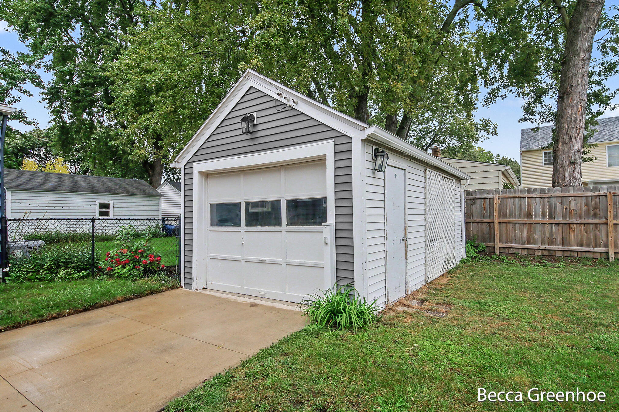 2448 Belfast Avenue SE Grand Rapids MI 49507