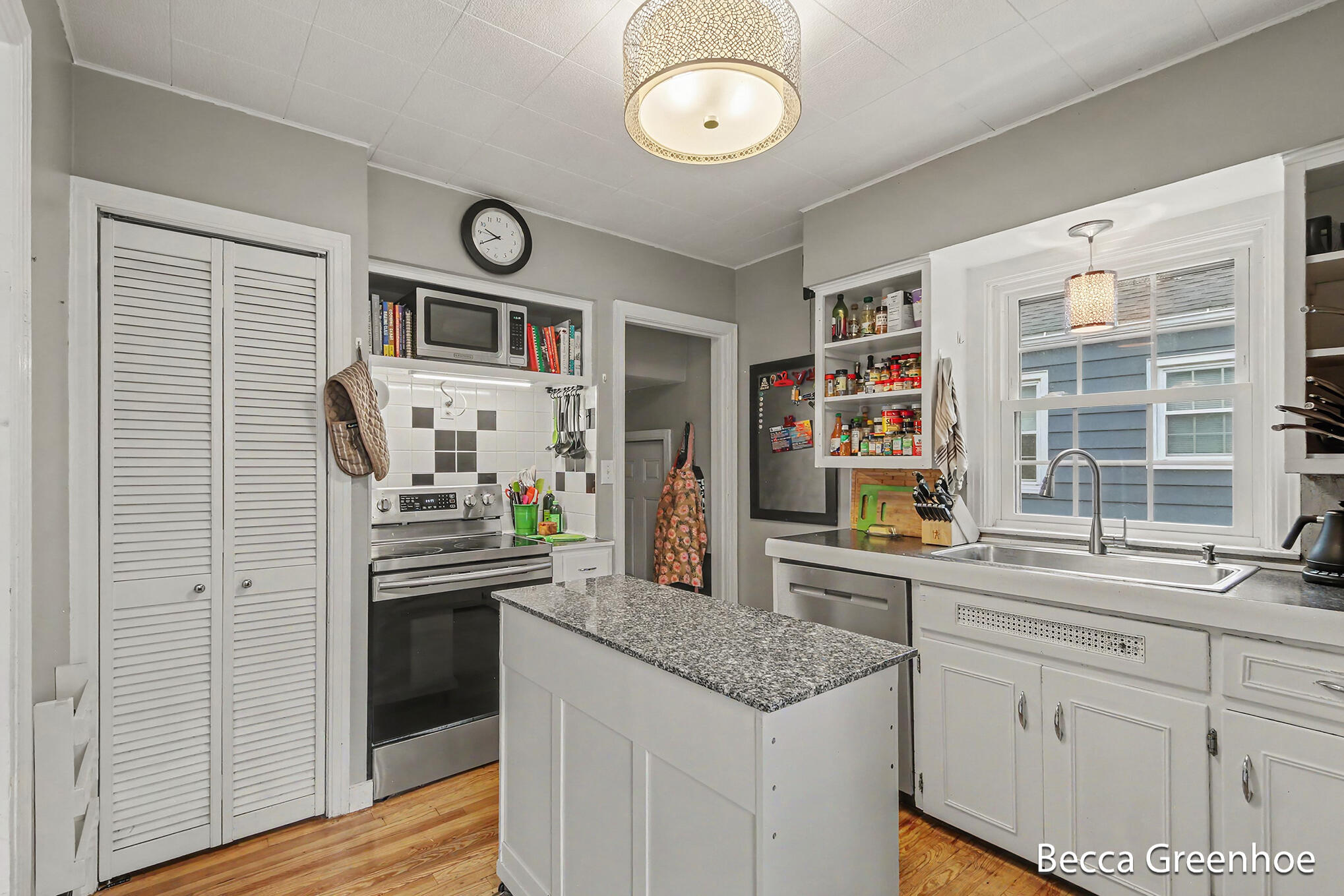 2448 Belfast Avenue SE Grand Rapids MI 49507