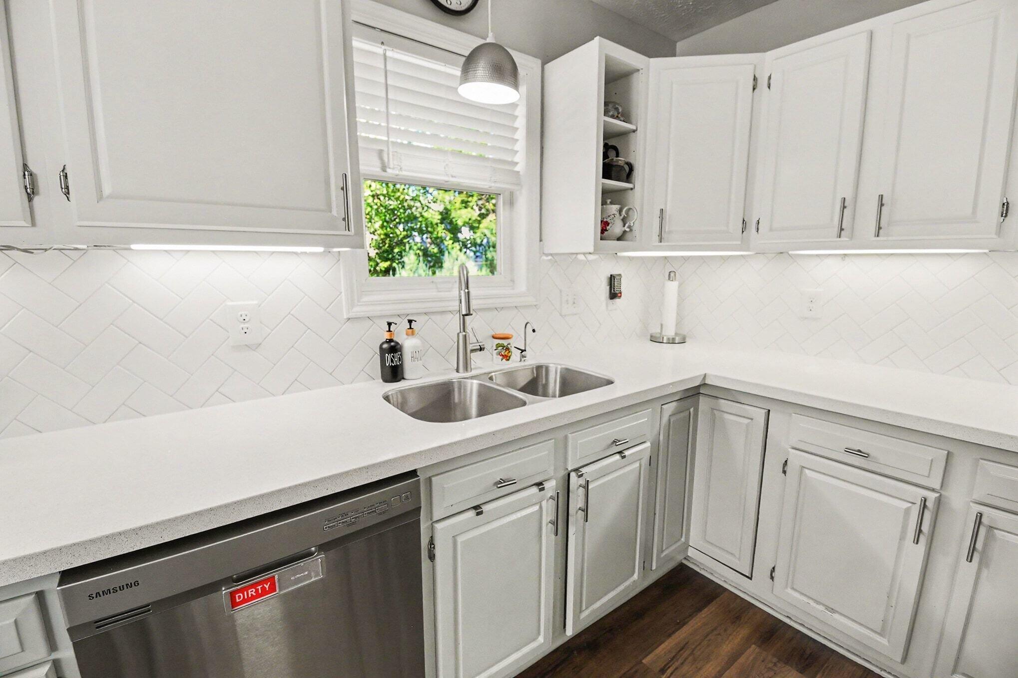 617 Avanti Street NW Grand Rapids MI 49504
