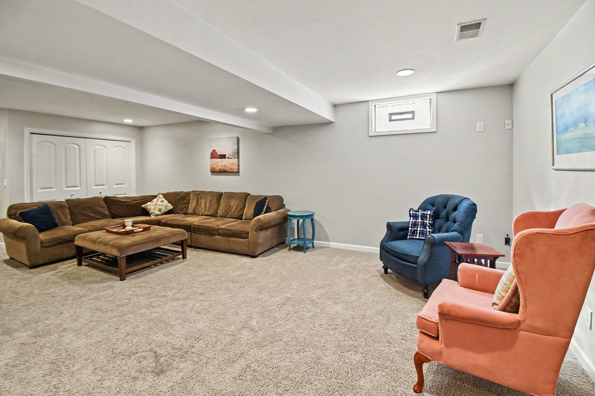 617 Avanti Street NW Grand Rapids MI 49504