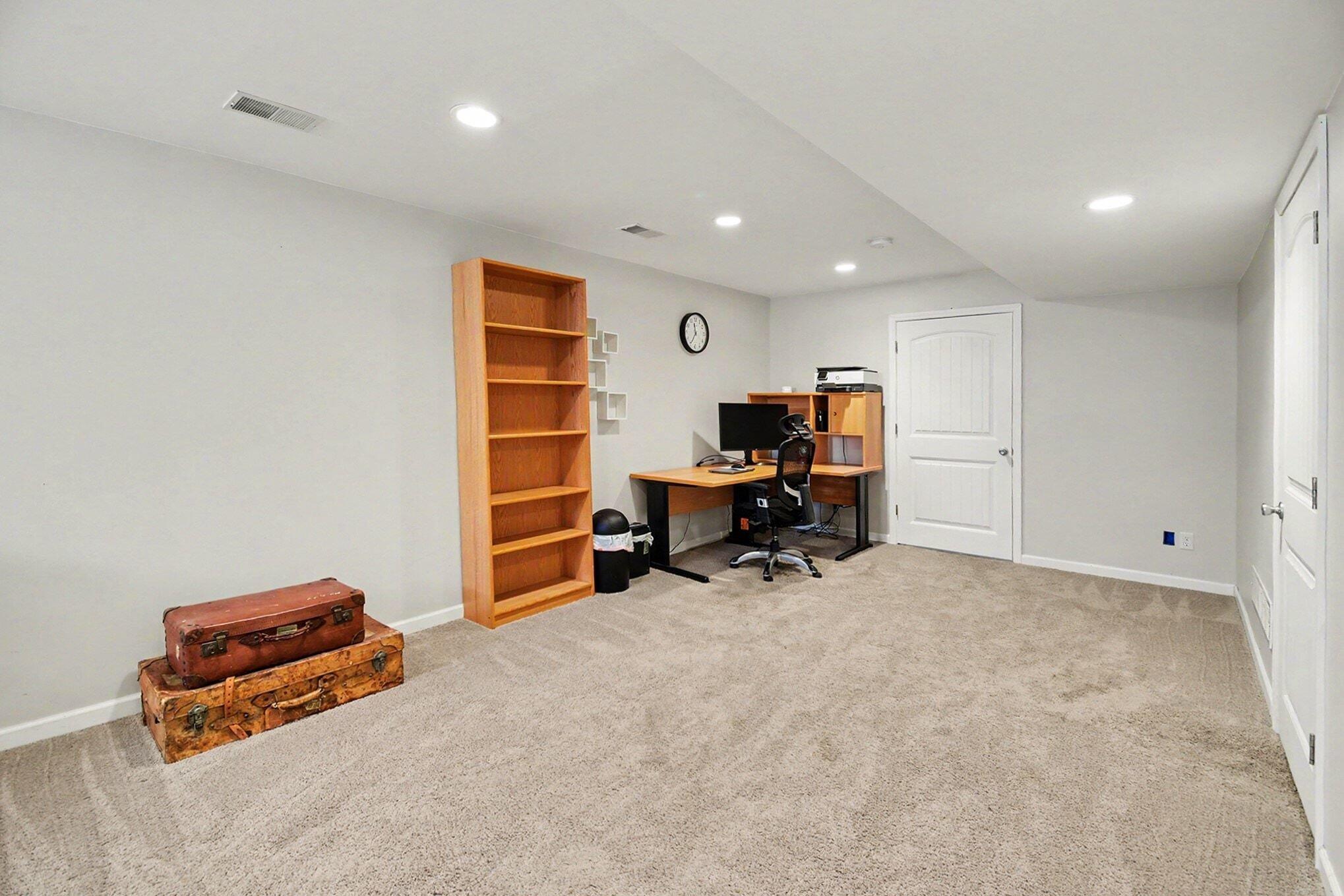 617 Avanti Street NW Grand Rapids MI 49504